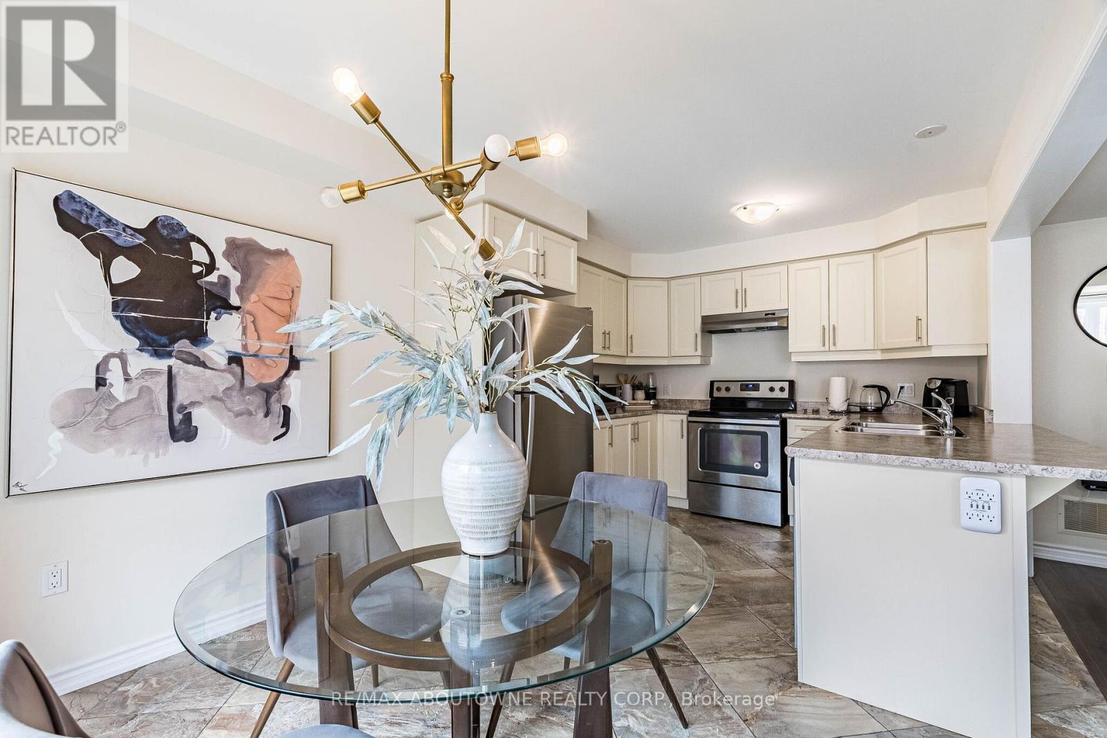 1239 Mulroney Heights, Milton, Ontario  L9E 1G1 - Photo 20 - W12982040