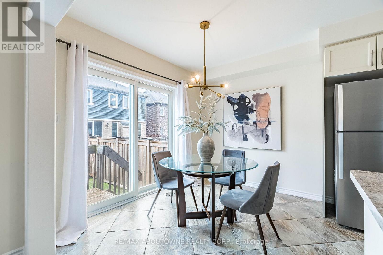 1239 Mulroney Heights, Milton, Ontario  L9E 1G1 - Photo 27 - W12982040