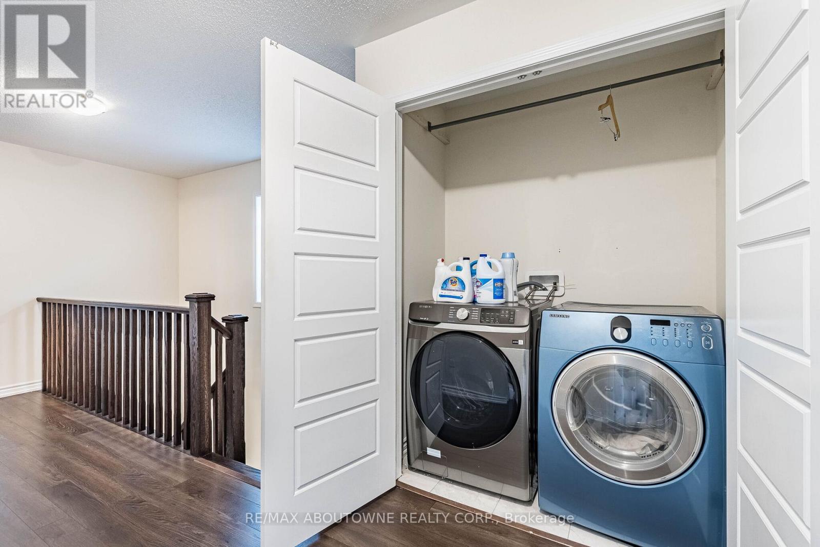 1239 Mulroney Heights, Milton, Ontario  L9E 1G1 - Photo 47 - W12982040