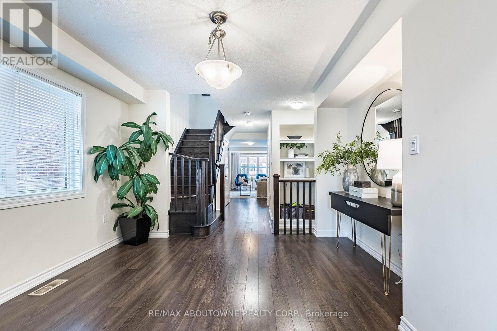 1239 Mulroney Heights, Milton, Ontario  L9E 1G1 - Photo 7 - W12982040