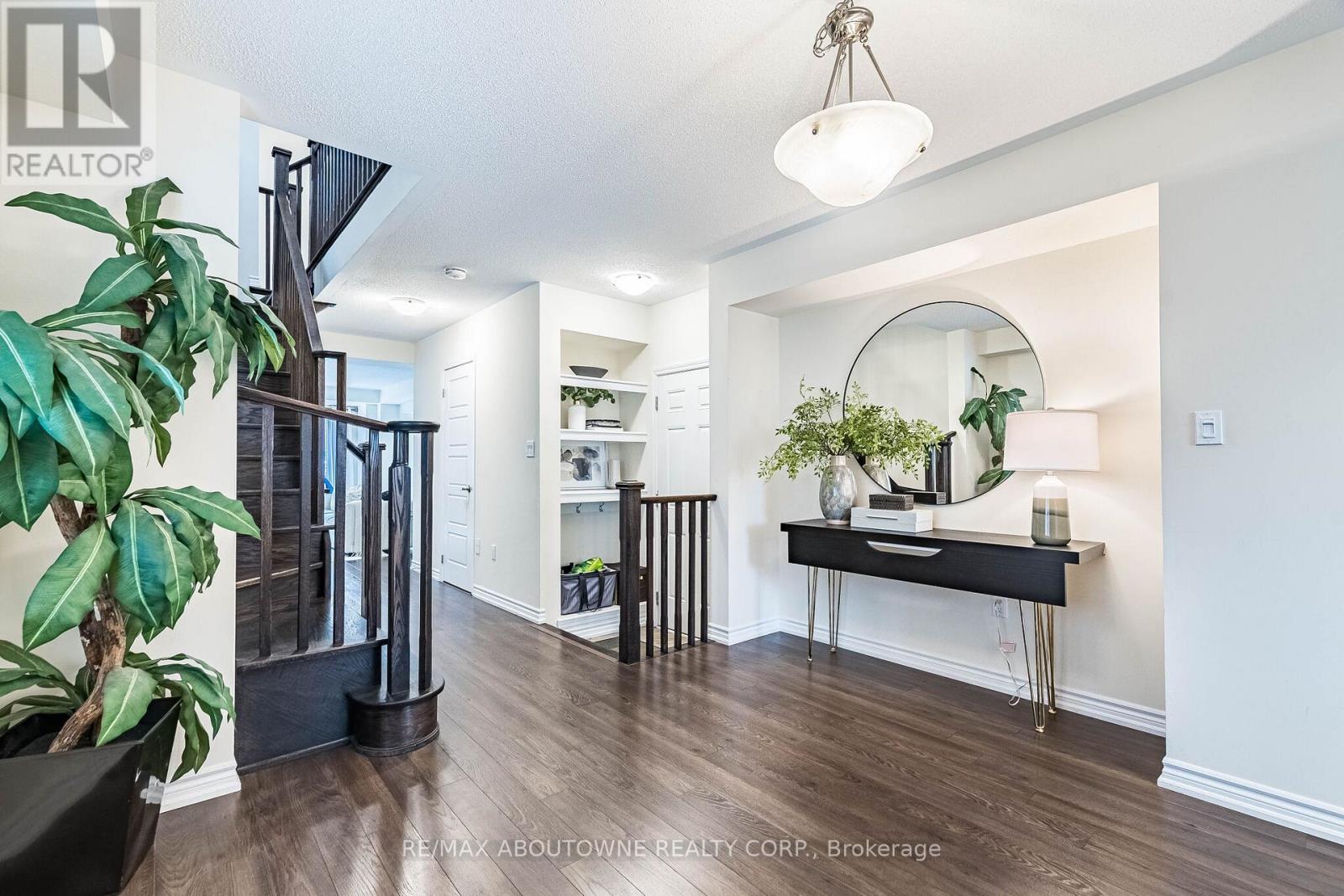 1239 Mulroney Heights, Milton, Ontario  L9E 1G1 - Photo 9 - W12982040