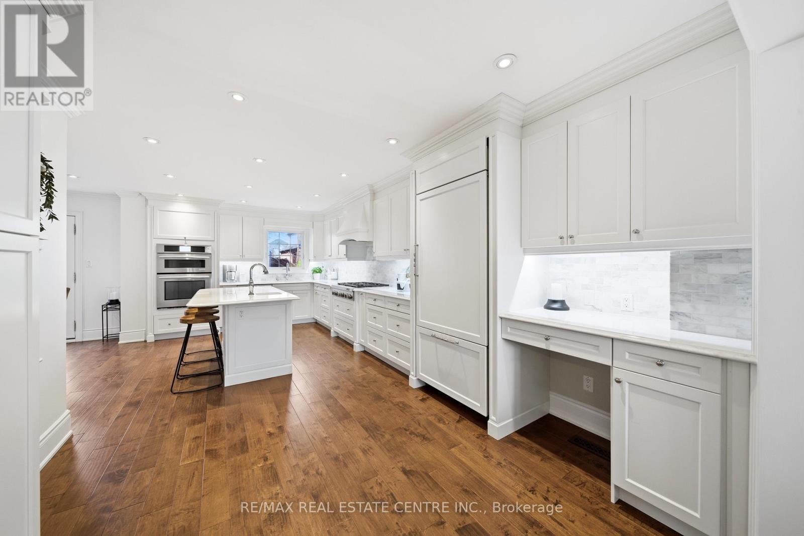 4157 Vermont Crescent, Burlington, Ontario  L7M 4A9 - Photo 17 - W12982042