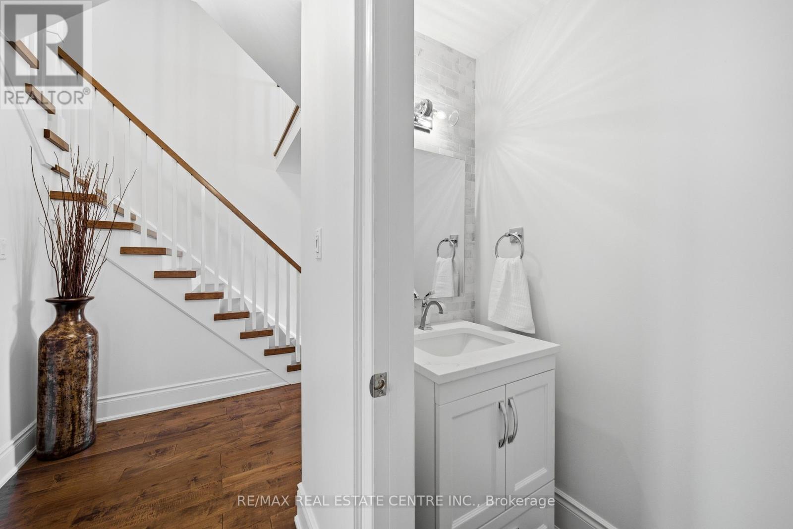 4157 Vermont Crescent, Burlington, Ontario  L7M 4A9 - Photo 23 - W12982042