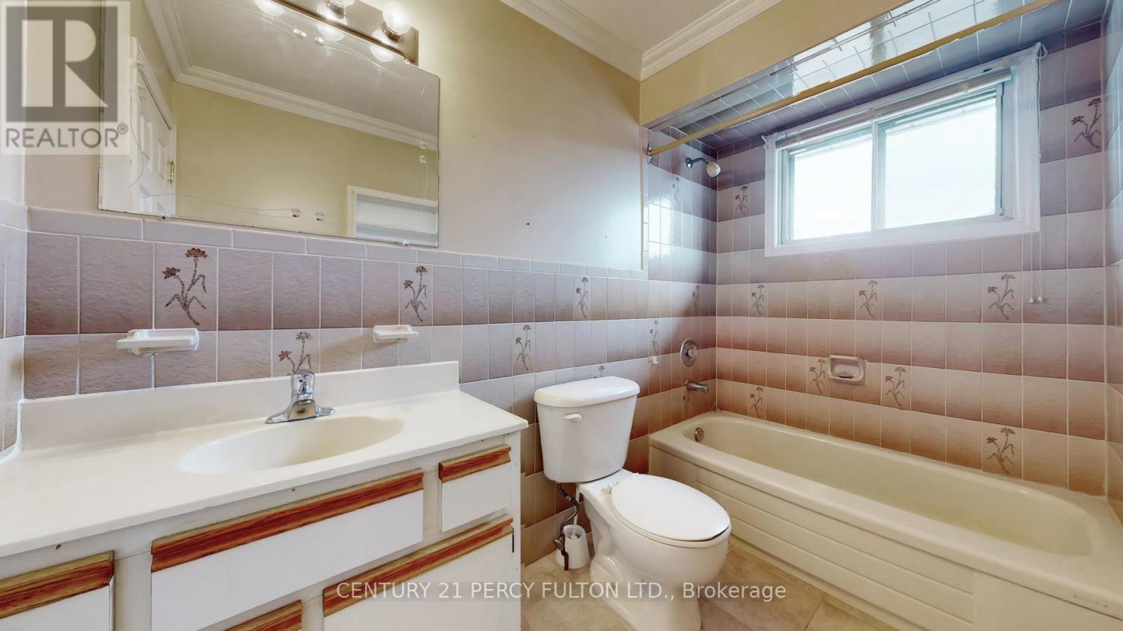 69 Twenty Fourth Street, Toronto, Ontario  M8V 3N7 - Photo 28 - W12982056