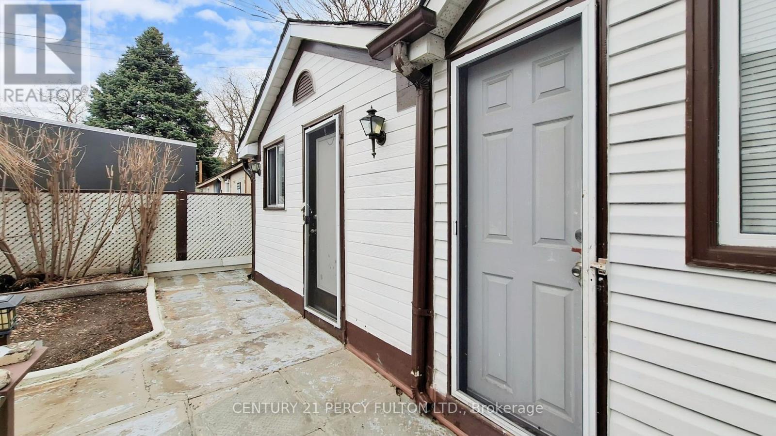 69 Twenty Fourth Street, Toronto, Ontario  M8V 3N7 - Photo 47 - W12982056