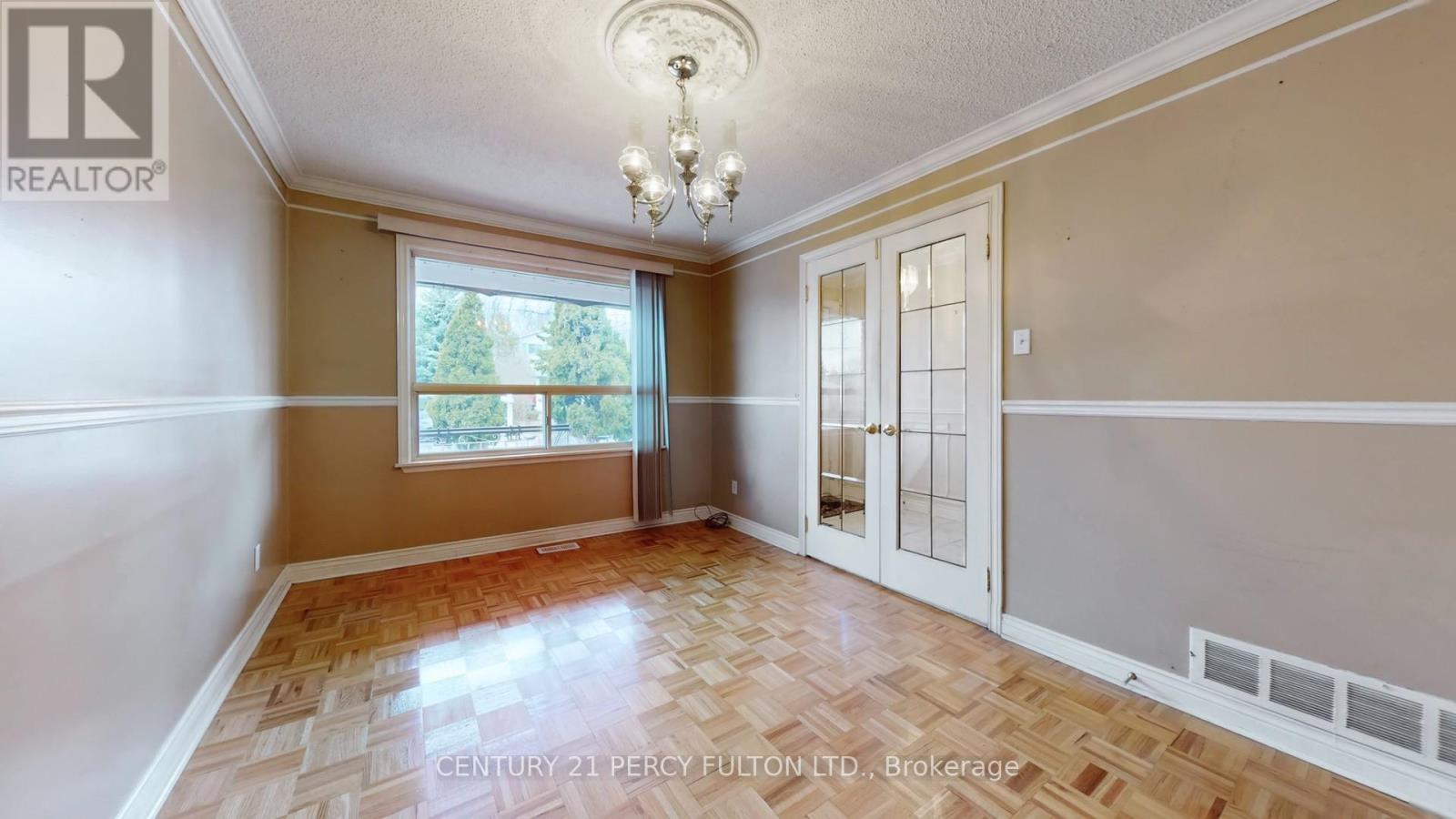 69 Twenty Fourth Street, Toronto, Ontario  M8V 3N7 - Photo 6 - W12982056