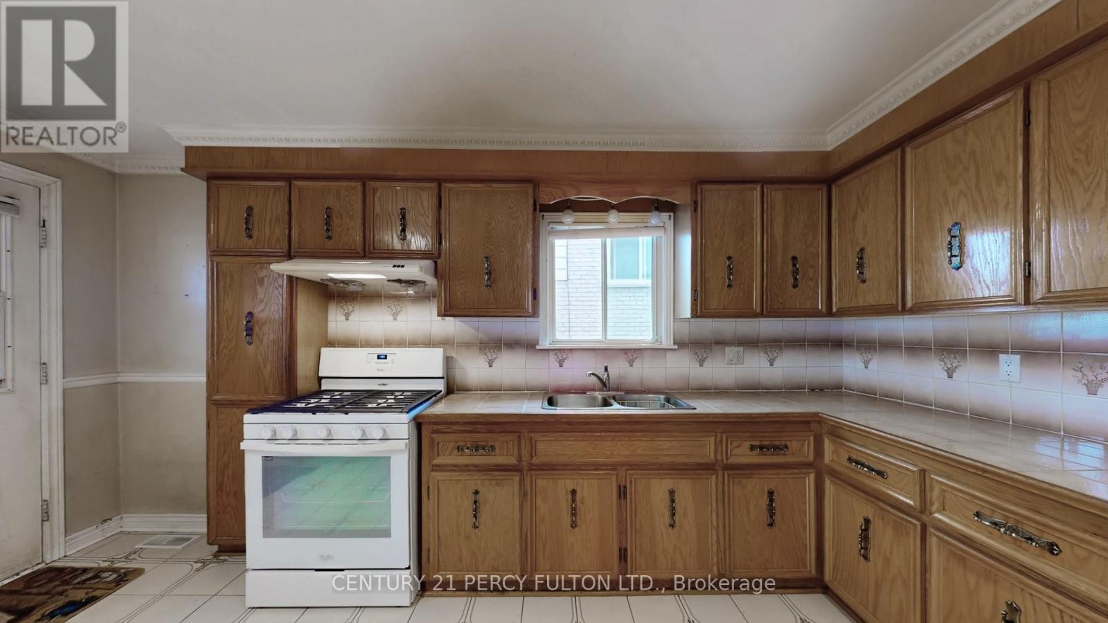 69 Twenty Fourth Street, Toronto, Ontario  M8V 3N7 - Photo 8 - W12982056