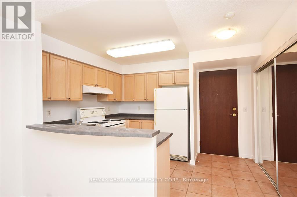 1102 - 2585 Erin Centre Boulevard, Mississauga, Ontario  L5M 6Z7 - Photo 7 - W12982062