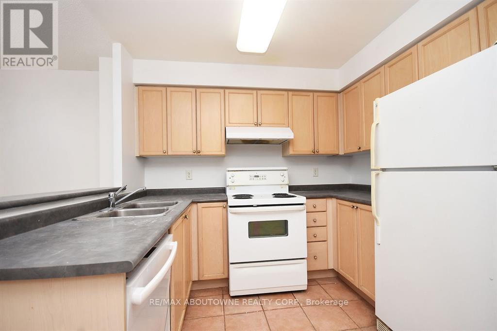 1102 - 2585 Erin Centre Boulevard, Mississauga, Ontario  L5M 6Z7 - Photo 8 - W12982062