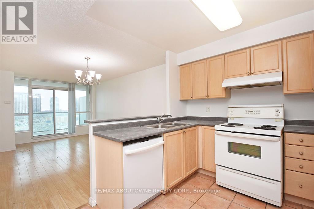 1102 - 2585 Erin Centre Boulevard, Mississauga, Ontario  L5M 6Z7 - Photo 9 - W12982062