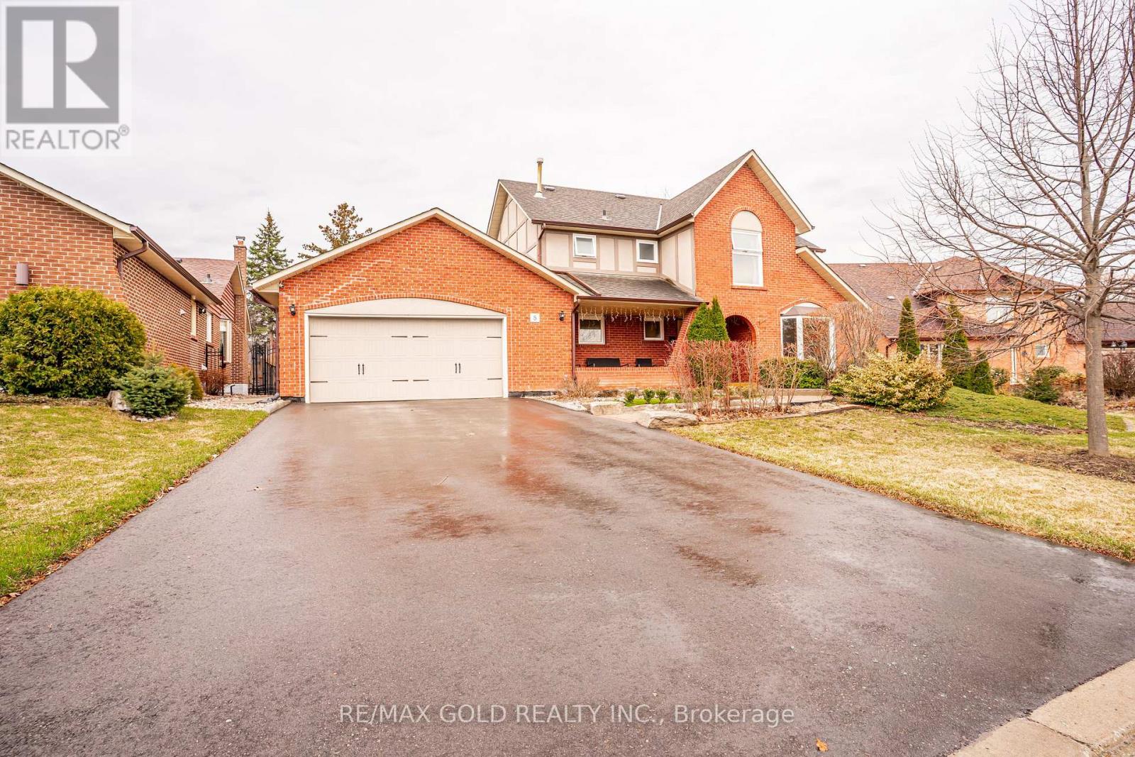 8 OLDHAM CRESCENT, Brampton, Ontario