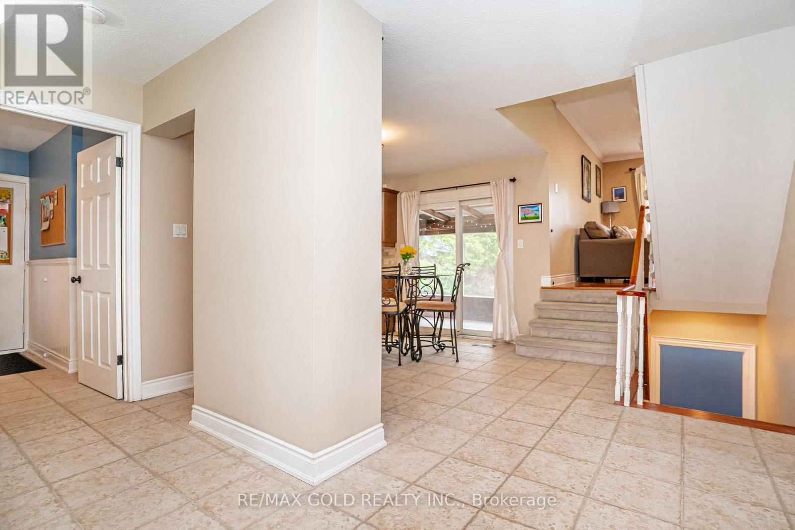 8 Oldham Crescent, Brampton, Ontario  L6Z 1W3 - Photo 11 - W12982078