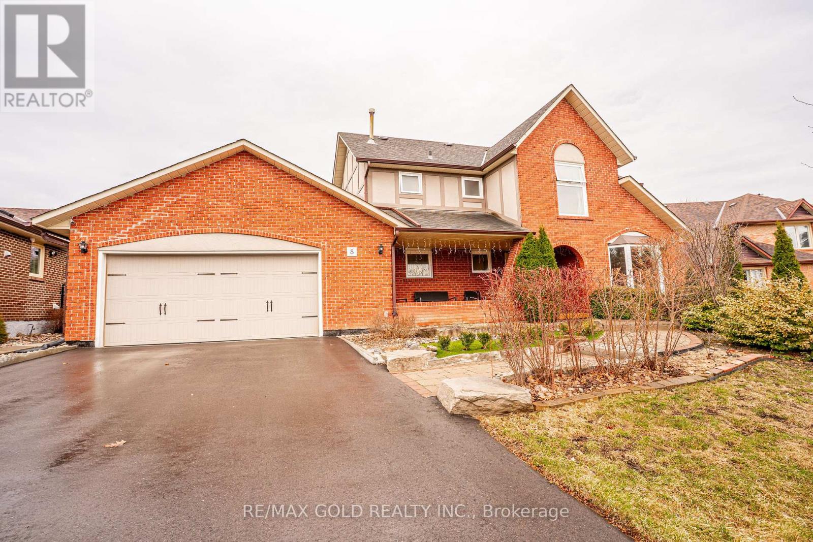 8 Oldham Crescent, Brampton, Ontario  L6Z 1W3 - Photo 2 - W12982078