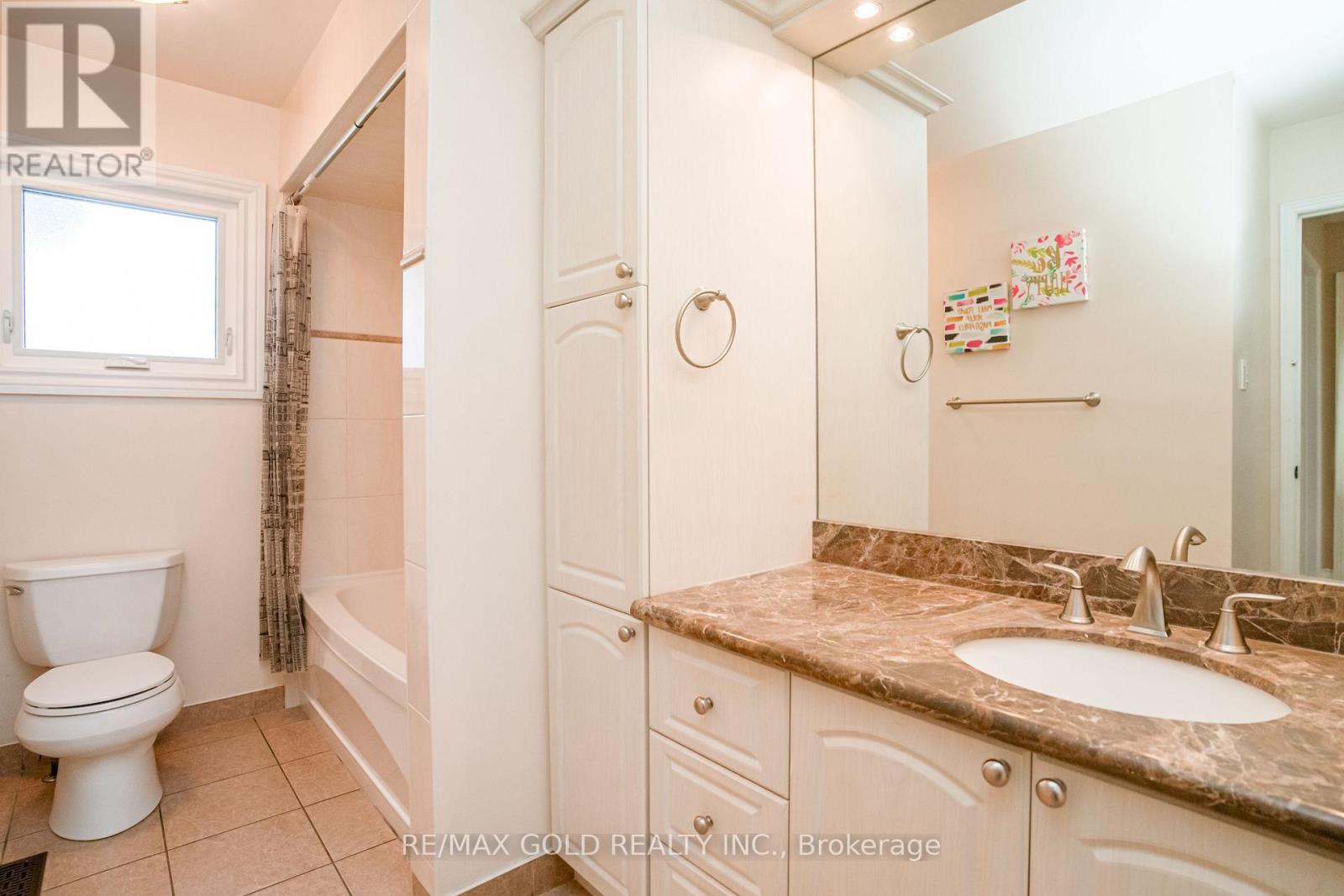 8 Oldham Crescent, Brampton, Ontario  L6Z 1W3 - Photo 27 - W12982078