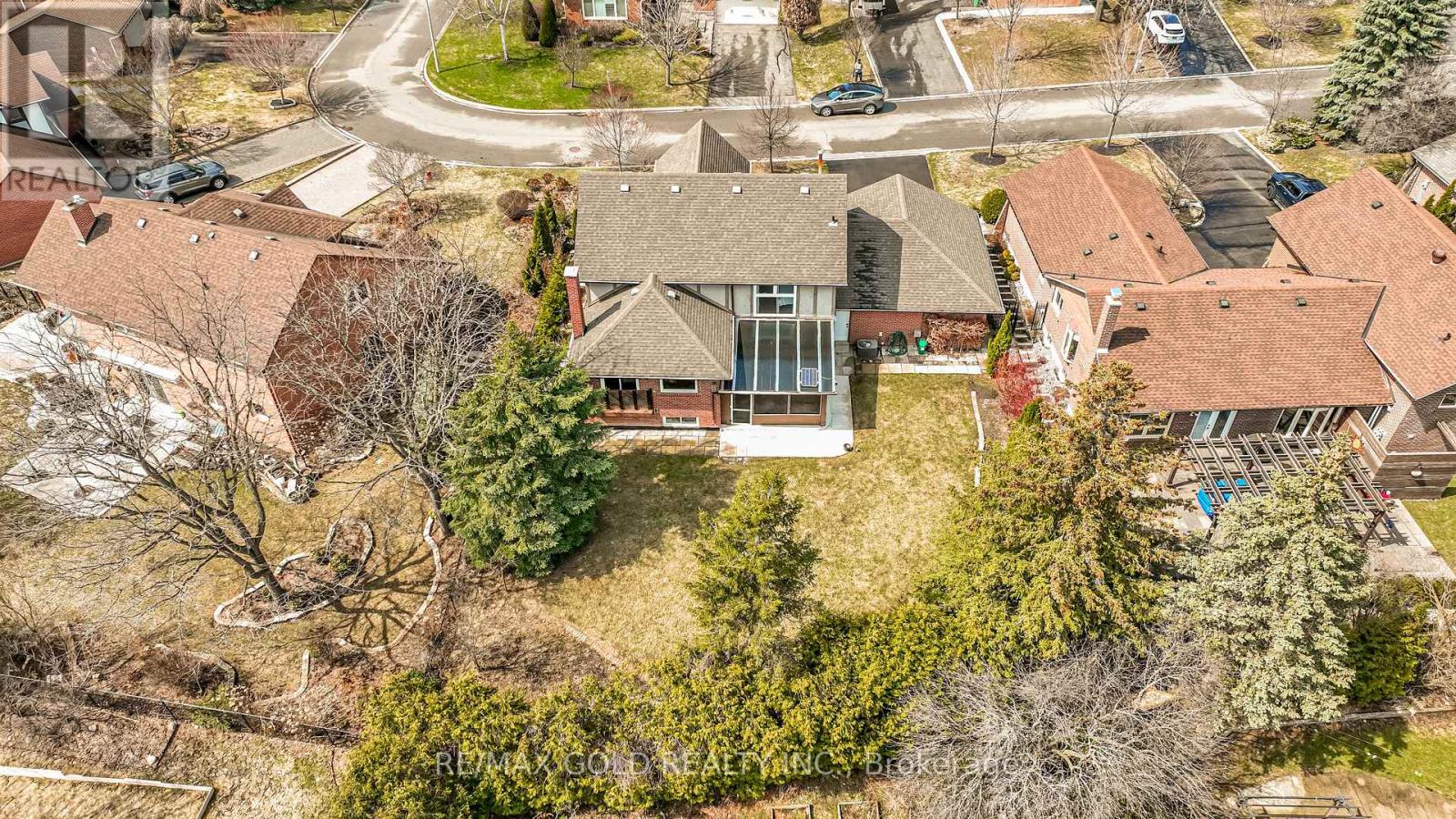 8 Oldham Crescent, Brampton, Ontario  L6Z 1W3 - Photo 44 - W12982078