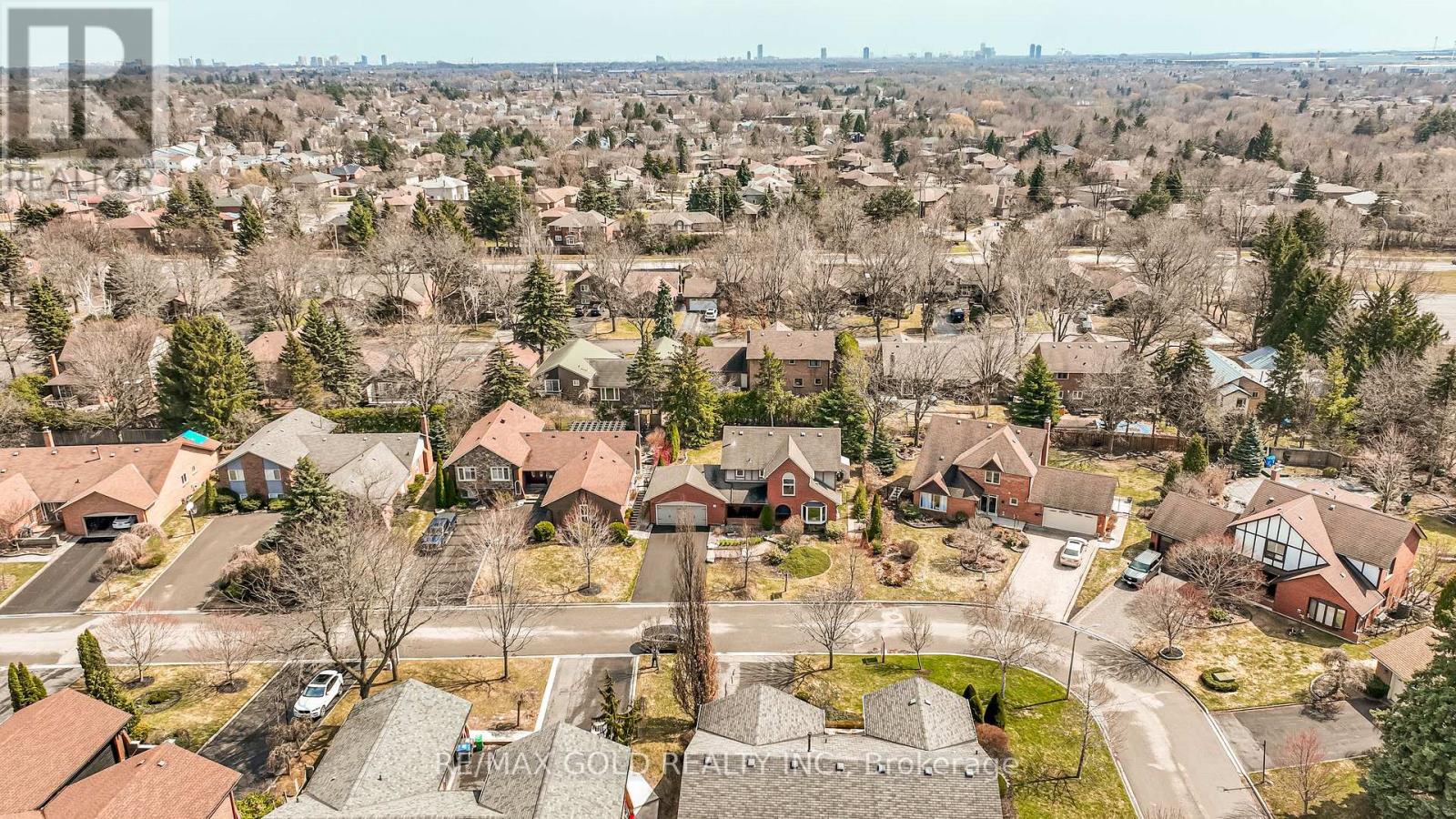 8 Oldham Crescent, Brampton, Ontario  L6Z 1W3 - Photo 47 - W12982078