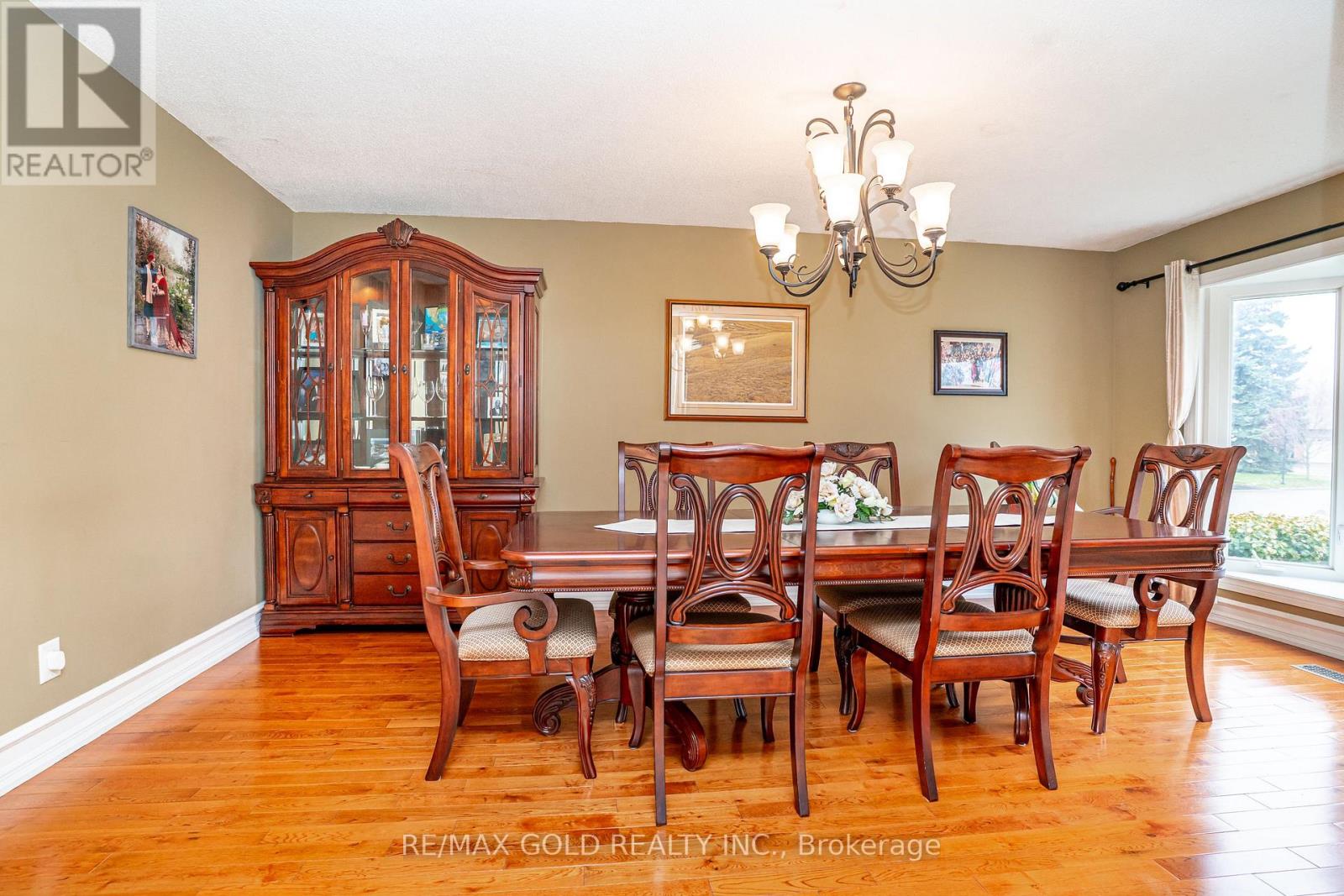 8 Oldham Crescent, Brampton, Ontario  L6Z 1W3 - Photo 7 - W12982078