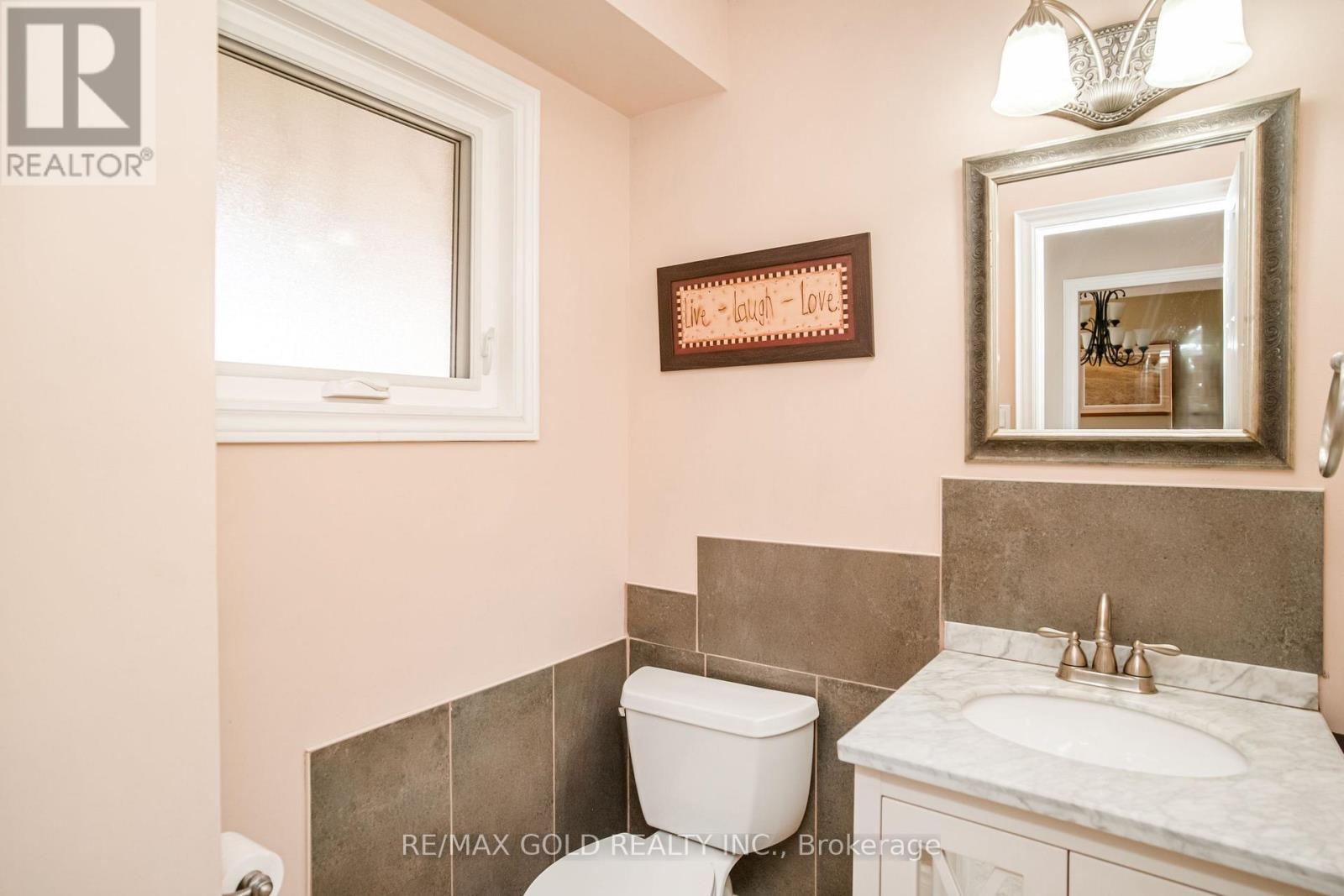 8 Oldham Crescent, Brampton, Ontario  L6Z 1W3 - Photo 8 - W12982078