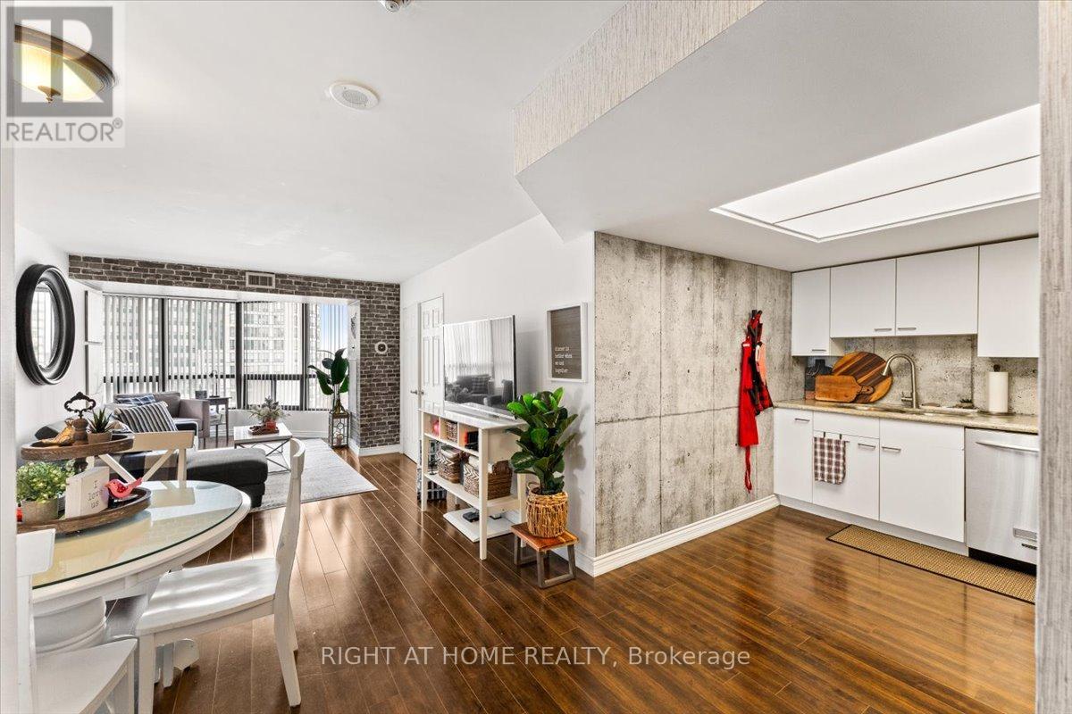 1105 - 4450 Tucana Court, Mississauga, Ontario  L5R 3R4 - Photo 7 - W12982088