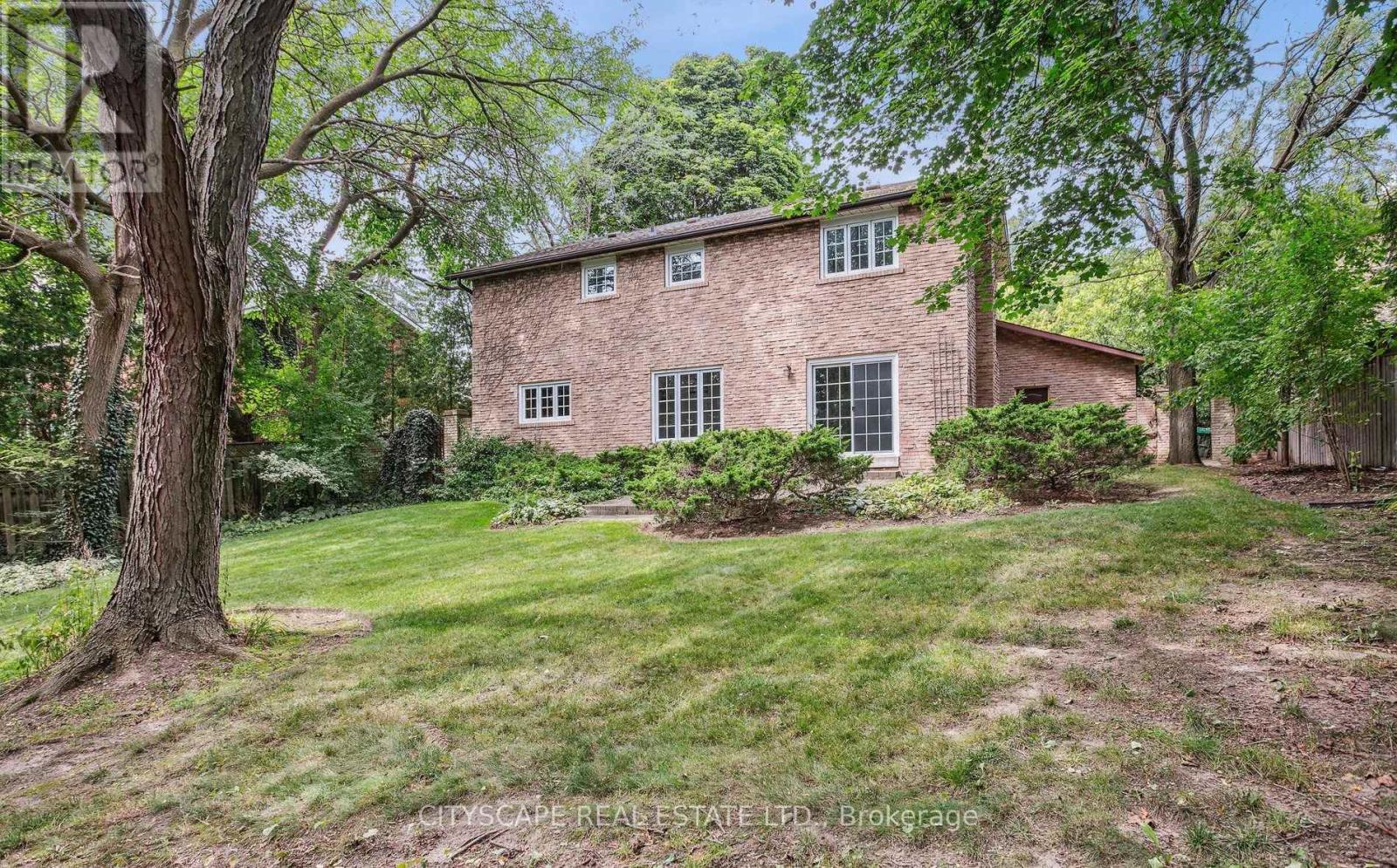 1978 Shannon Drive, Mississauga, Ontario  L5H 3W2 - Photo 21 - W12982114