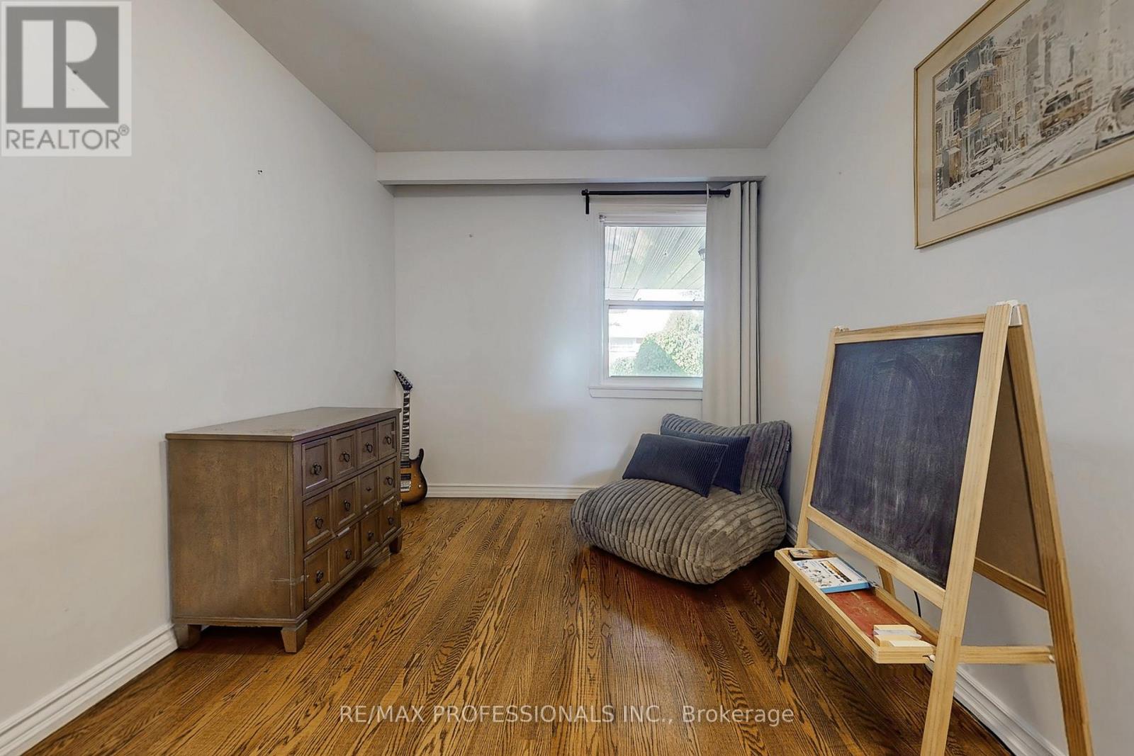 3 Hartsdale Drive E, Toronto, Ontario  M9R 2S1 - Photo 15 - W12982118