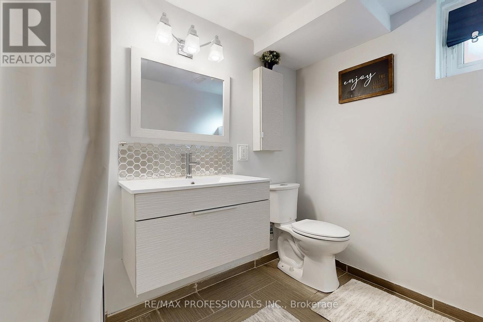 3 Hartsdale Drive E, Toronto, Ontario  M9R 2S1 - Photo 20 - W12982118