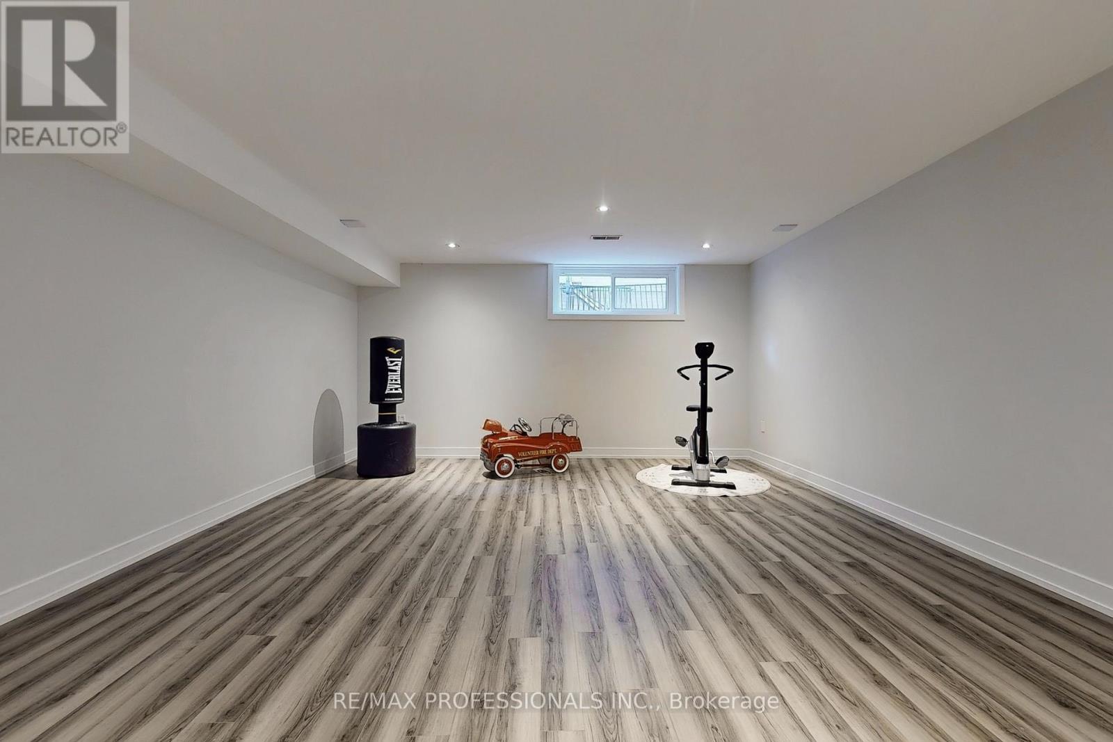 3 Hartsdale Drive E, Toronto, Ontario  M9R 2S1 - Photo 24 - W12982118