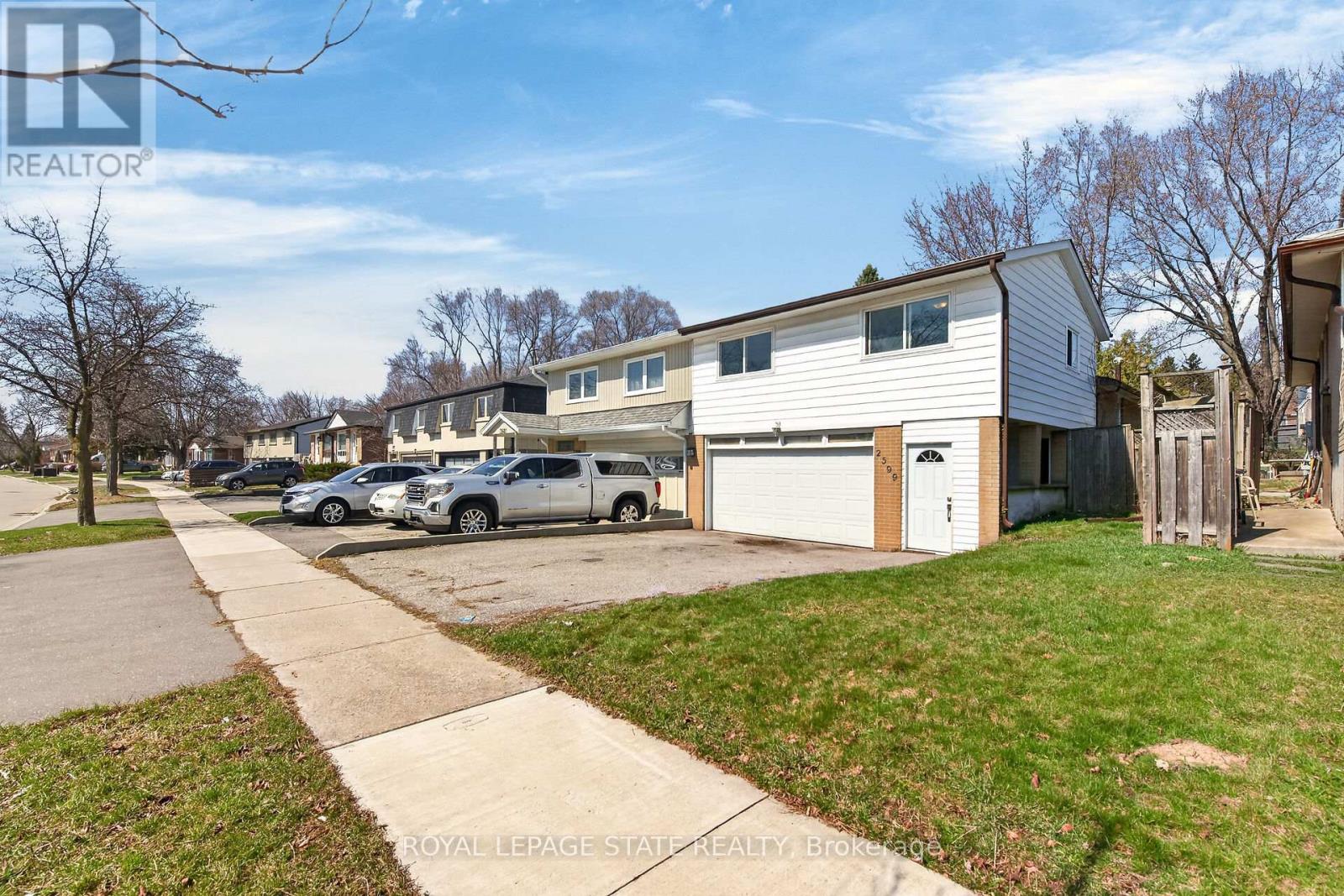 2599 Lundene Road, Mississauga, Ontario  L5J 3Y8 - Photo 3 - W12982120