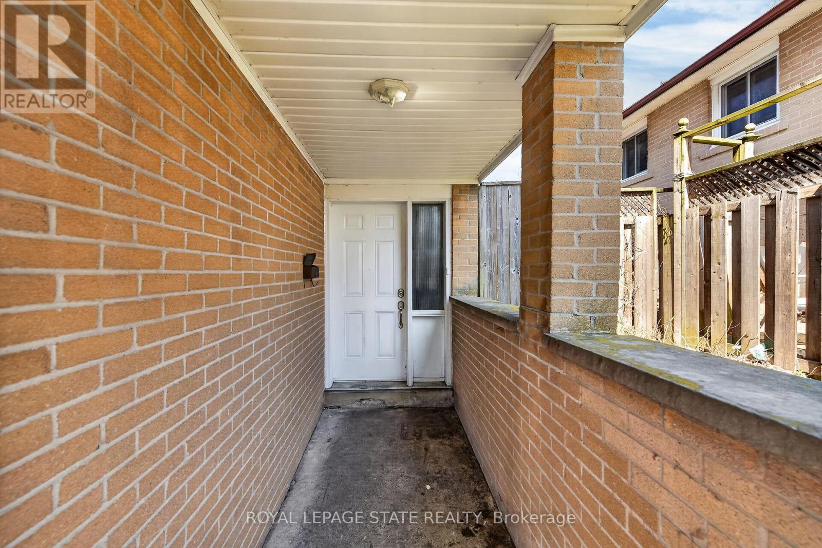 2599 Lundene Road, Mississauga, Ontario  L5J 3Y8 - Photo 4 - W12982120