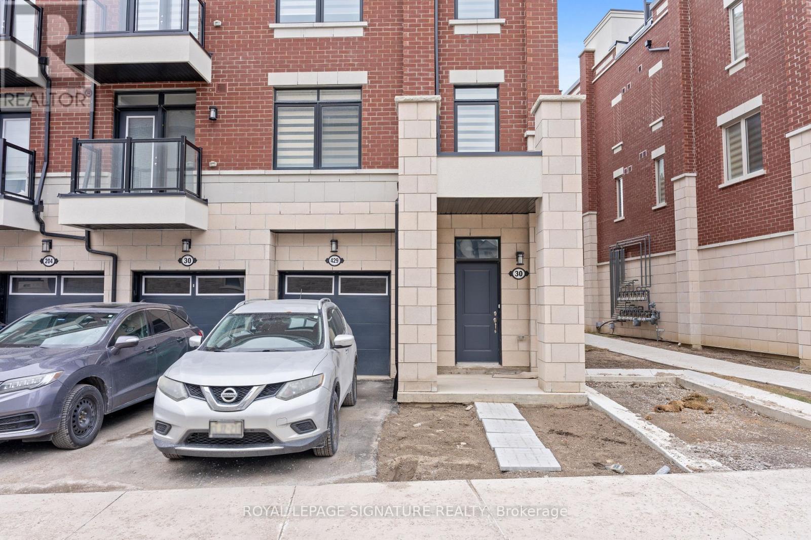 429 Dougall Avenue, Caledon, Ontario  L7C 4L5 - Photo 34 - W12982140