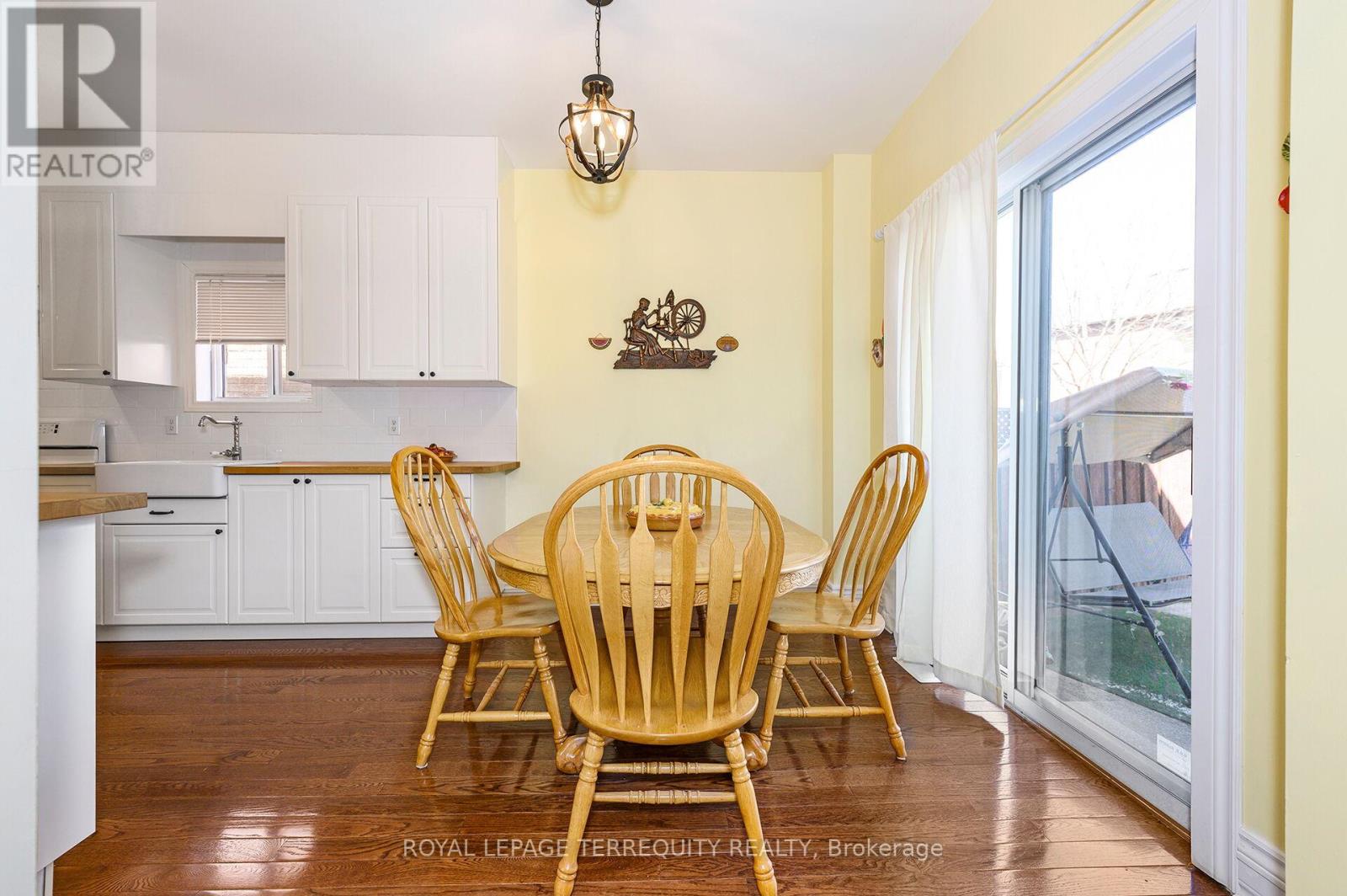 30 Purdy Crescent, Toronto, Ontario  M9N 3X7 - Photo 12 - W12982146