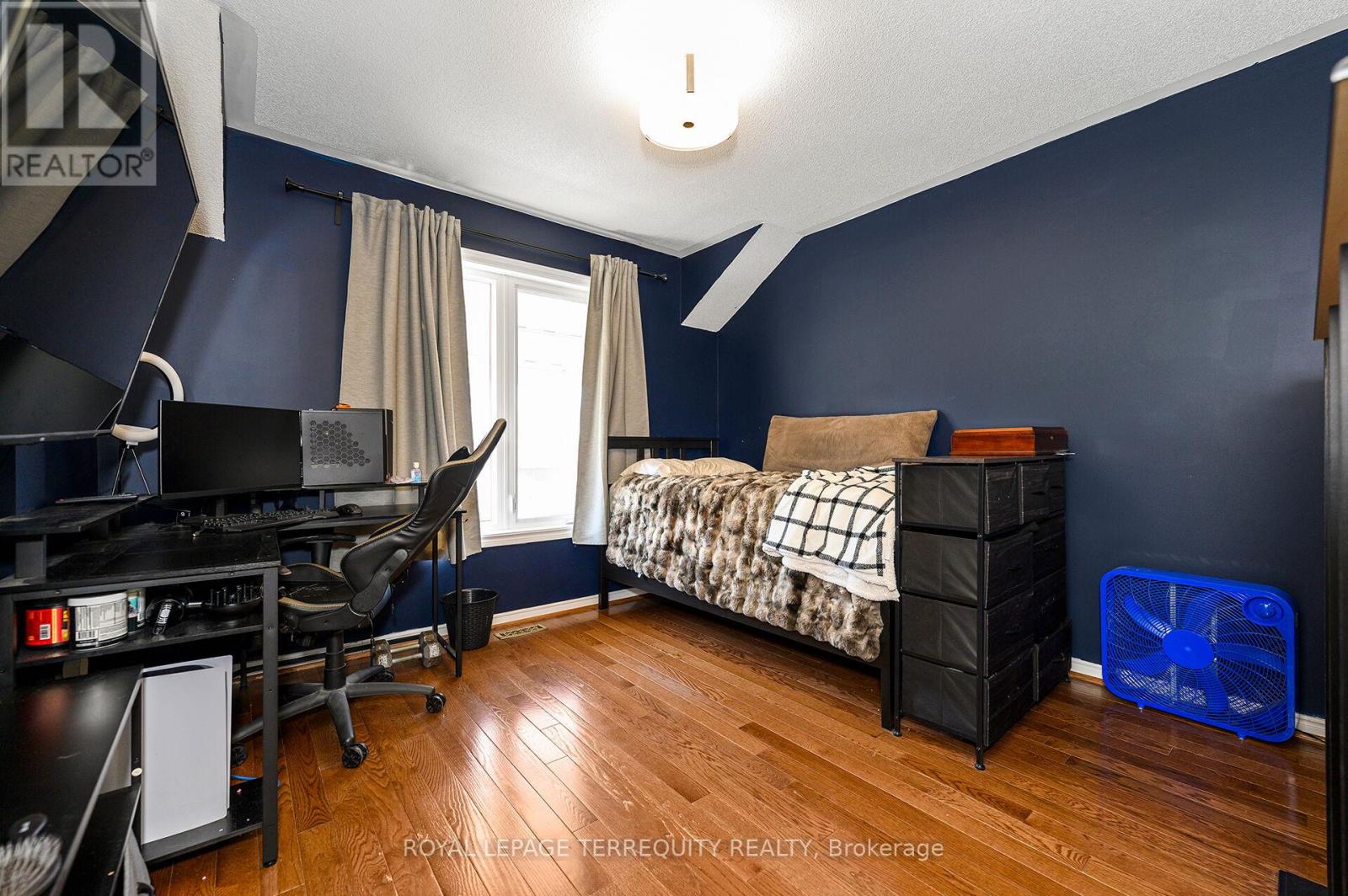 30 Purdy Crescent, Toronto, Ontario  M9N 3X7 - Photo 19 - W12982146