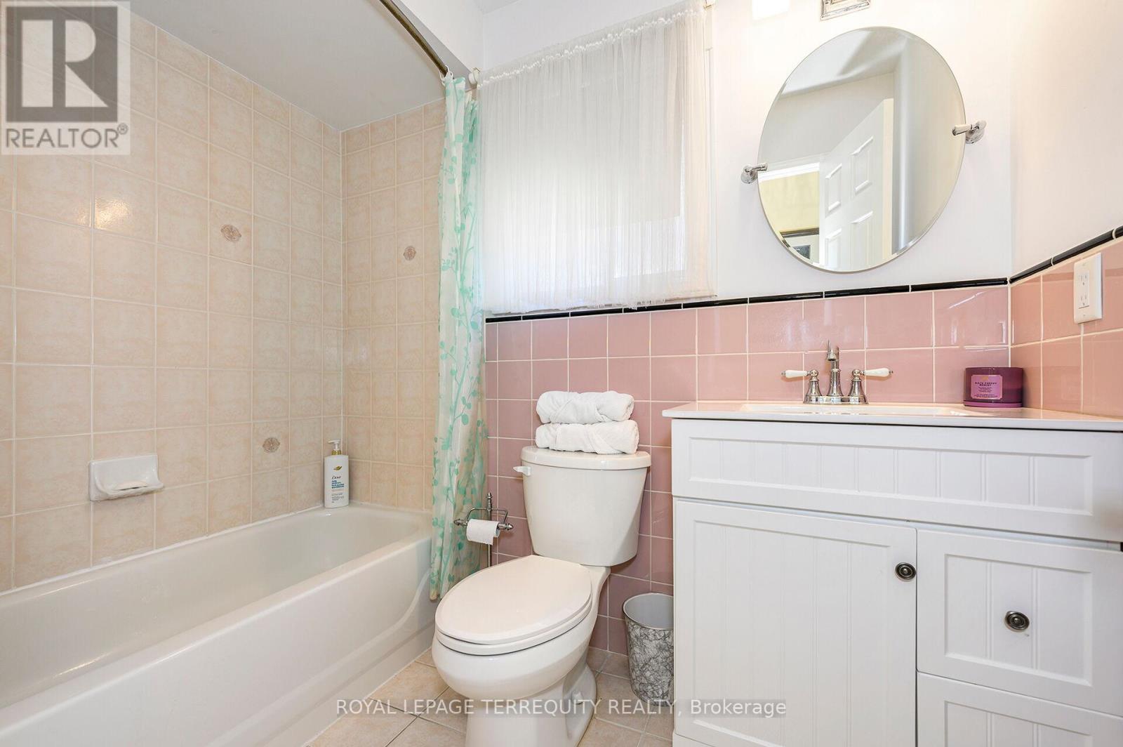 30 Purdy Crescent, Toronto, Ontario  M9N 3X7 - Photo 21 - W12982146