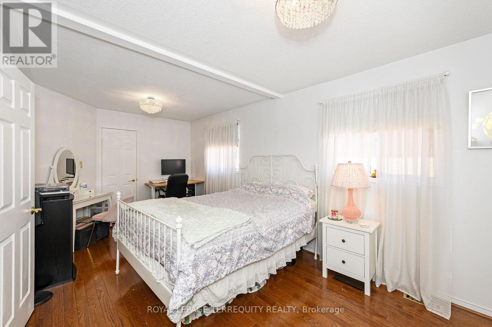 30 Purdy Crescent, Toronto, Ontario  M9N 3X7 - Photo 22 - W12982146