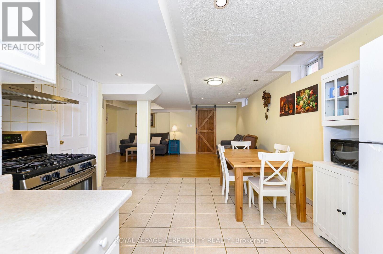 30 Purdy Crescent, Toronto, Ontario  M9N 3X7 - Photo 27 - W12982146