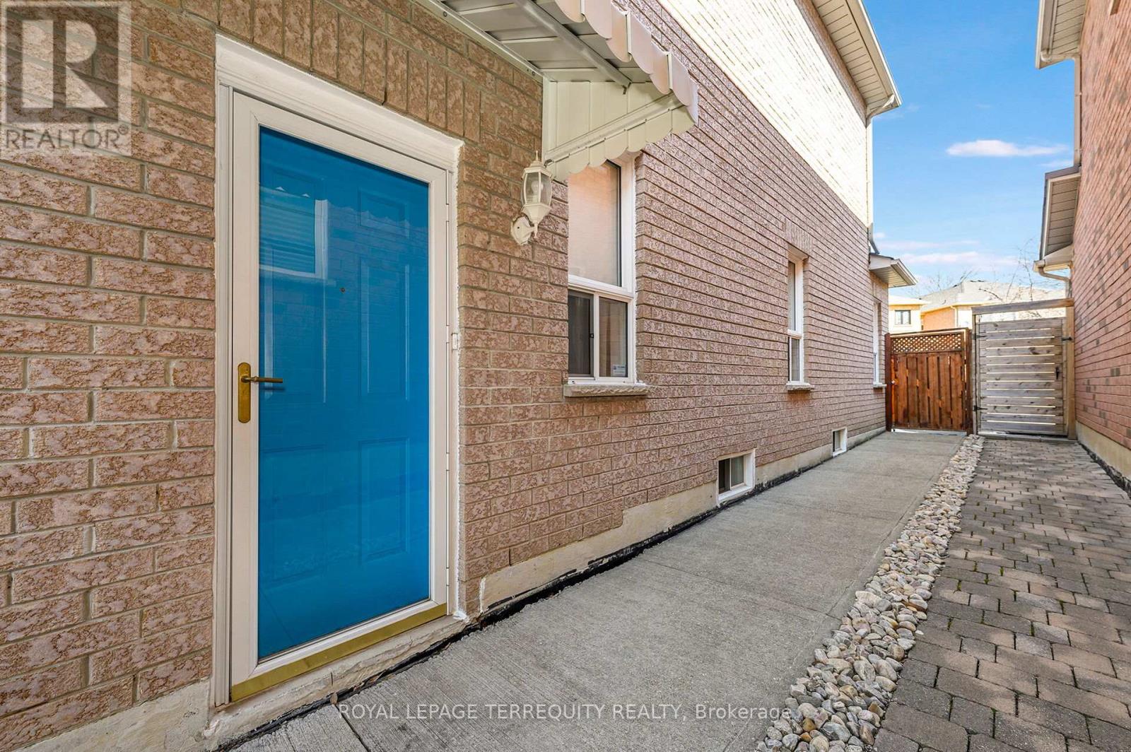 30 Purdy Crescent, Toronto, Ontario  M9N 3X7 - Photo 35 - W12982146