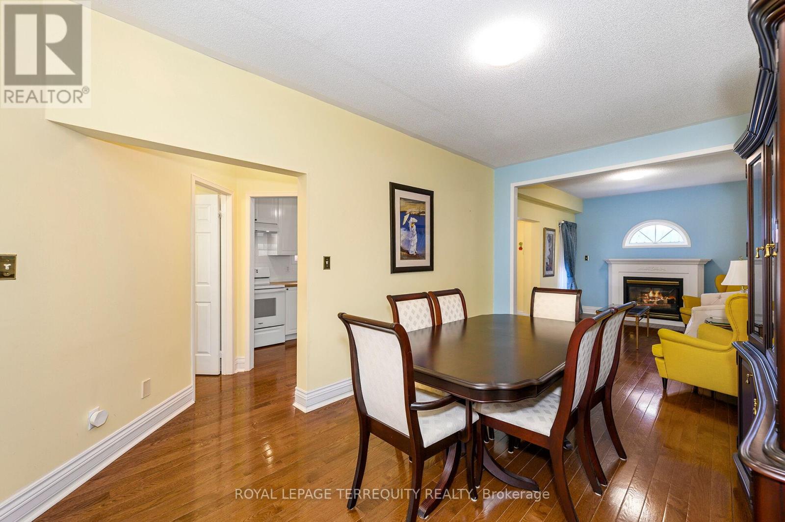 30 Purdy Crescent, Toronto, Ontario  M9N 3X7 - Photo 5 - W12982146