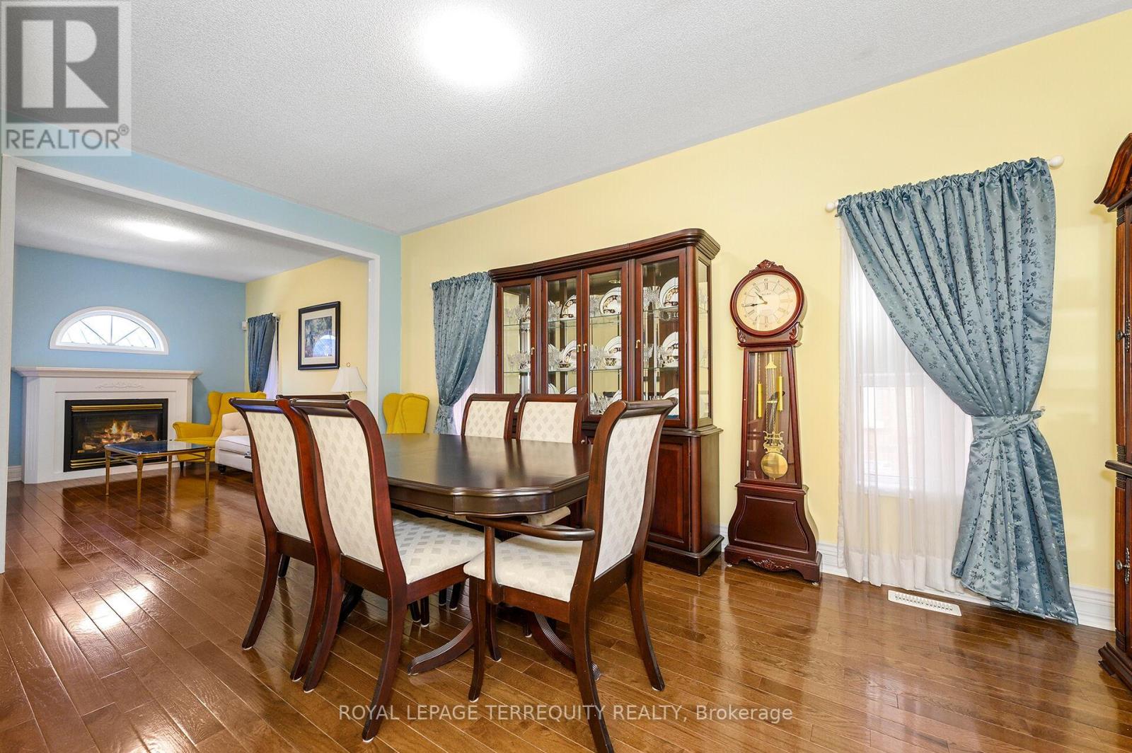 30 Purdy Crescent, Toronto, Ontario  M9N 3X7 - Photo 6 - W12982146