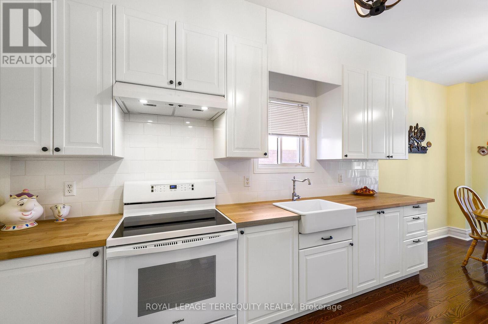 30 Purdy Crescent, Toronto, Ontario  M9N 3X7 - Photo 8 - W12982146