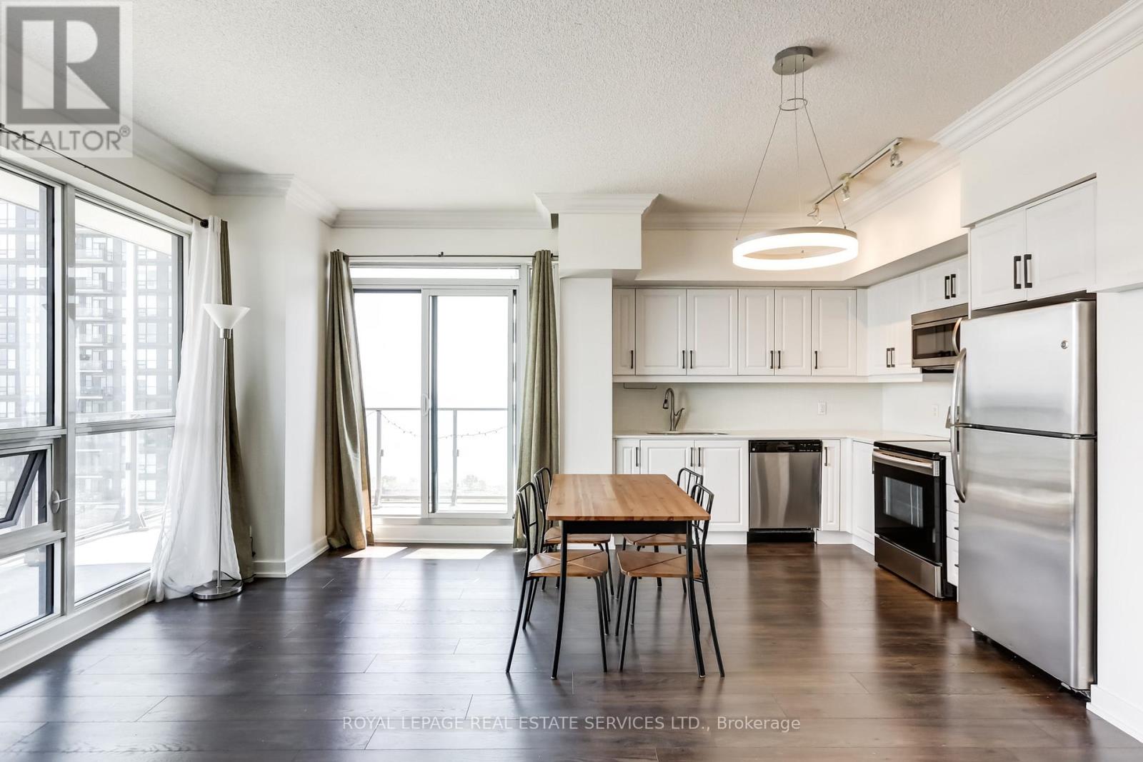 3907 - 2220 Lakeshore Boulevard W, Toronto, Ontario  M8V 0B2 - Photo 10 - W12982164