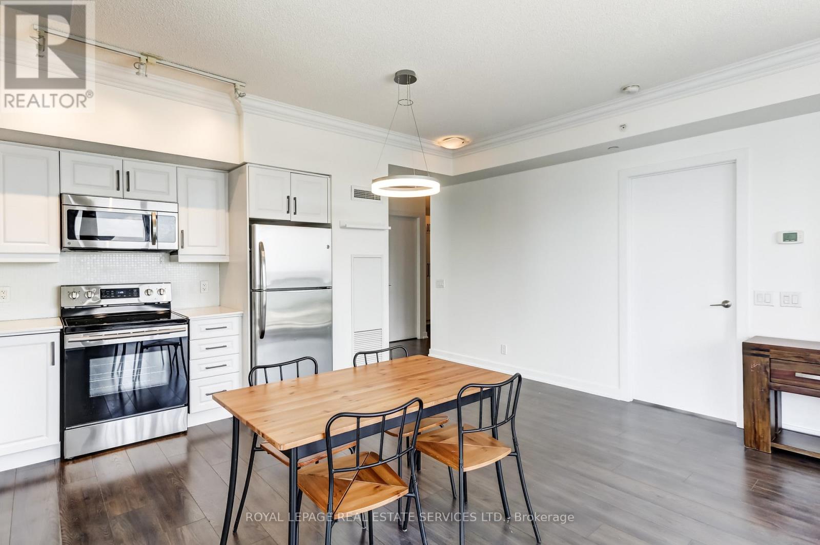 3907 - 2220 Lakeshore Boulevard W, Toronto, Ontario  M8V 0B2 - Photo 13 - W12982164