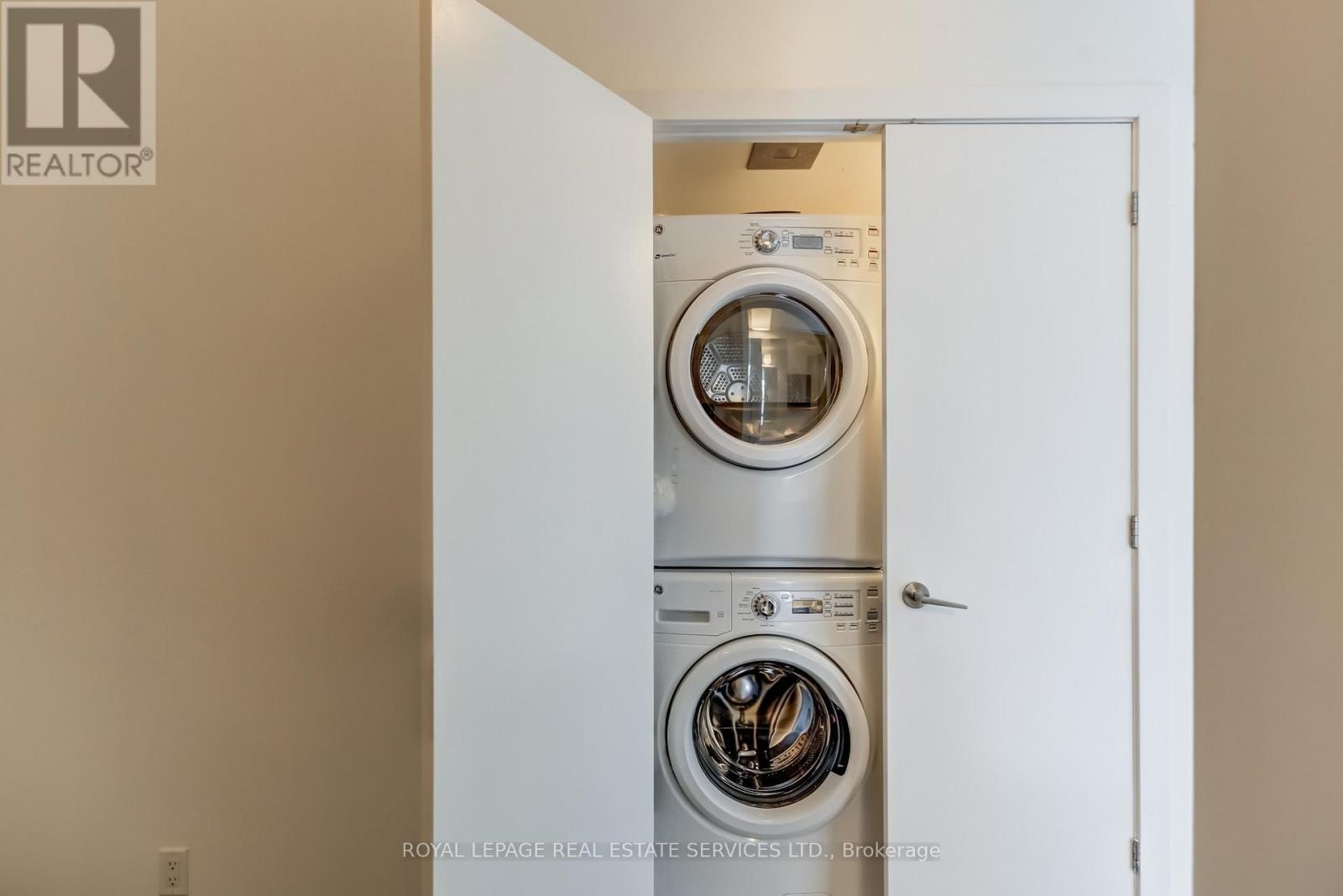 3907 - 2220 Lakeshore Boulevard W, Toronto, Ontario  M8V 0B2 - Photo 25 - W12982164