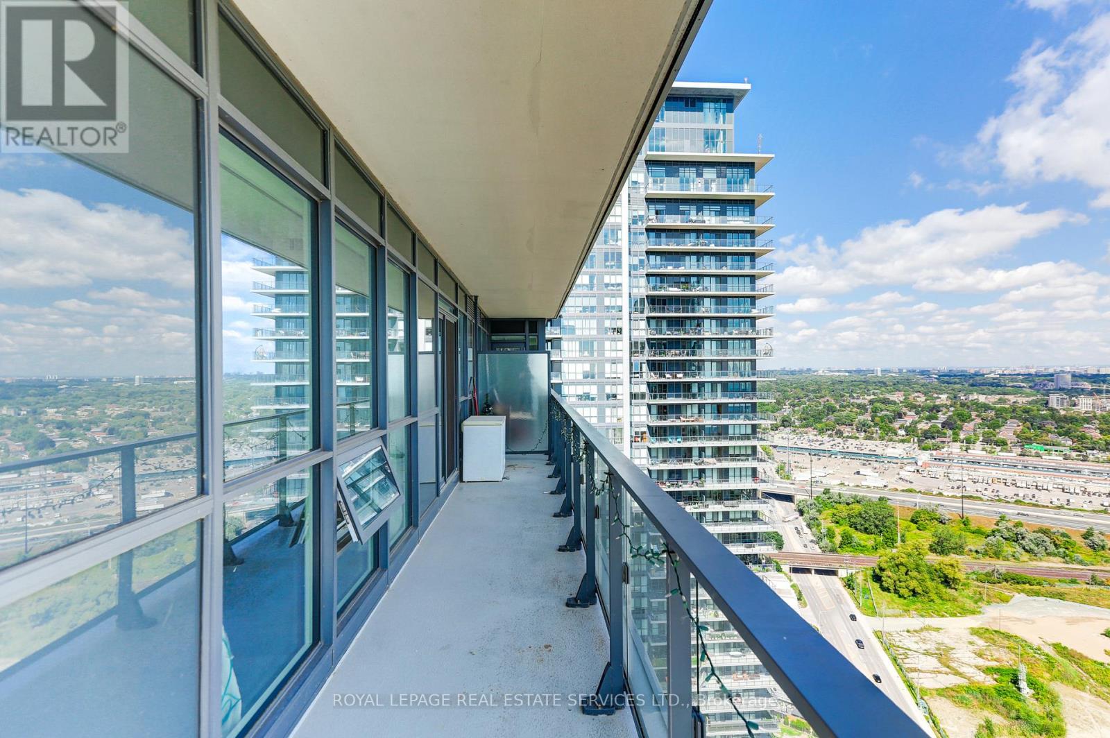 3907 - 2220 Lakeshore Boulevard W, Toronto, Ontario  M8V 0B2 - Photo 31 - W12982164