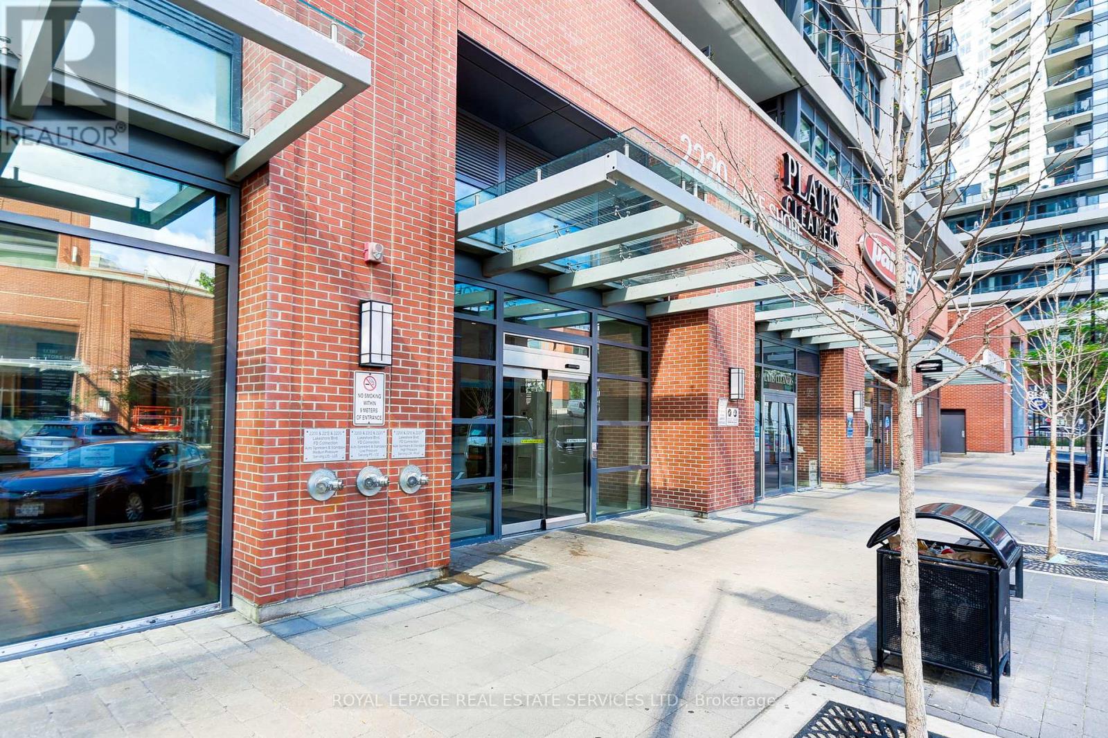 3907 - 2220 Lakeshore Boulevard W, Toronto, Ontario  M8V 0B2 - Photo 4 - W12982164