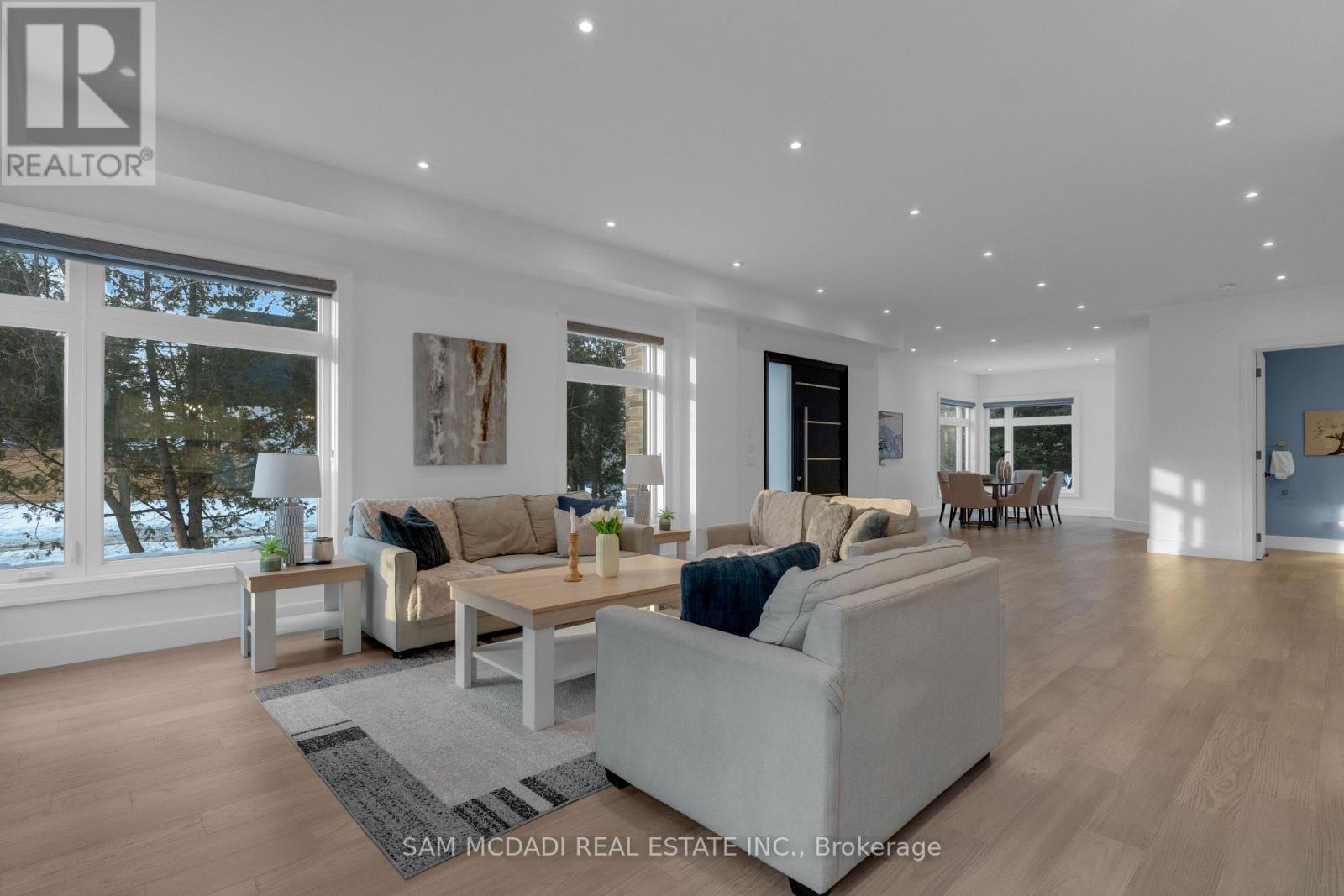 1050 Edgeleigh Avenue, Mississauga, Ontario  L5E 2G1 - Photo 6 - W12982230