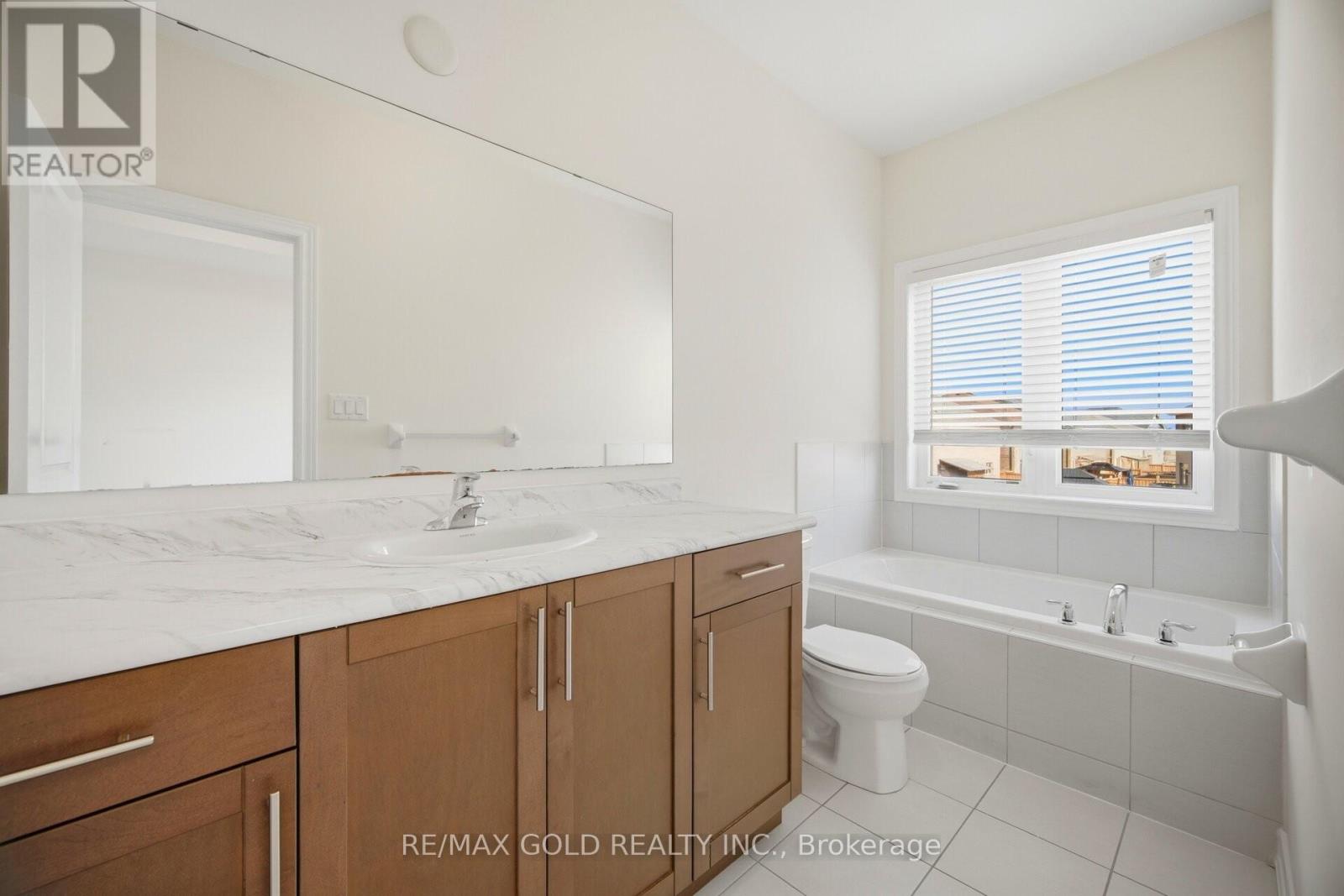 145 Adventura Road, Brampton (Northwest Brampton), Ontario  L7A 5A7 - Photo 13 - W12982260