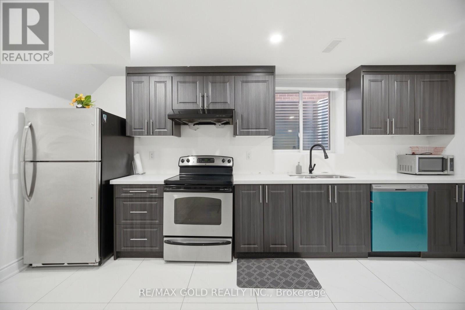 145 Adventura Road, Brampton (Northwest Brampton), Ontario  L7A 5A7 - Photo 20 - W12982260