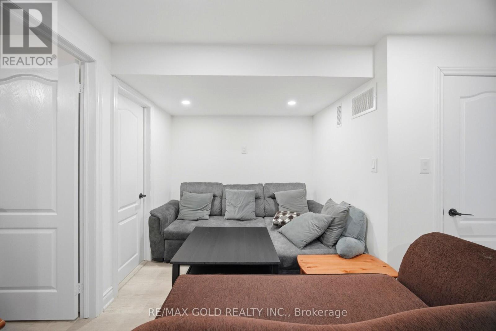 145 Adventura Road, Brampton (Northwest Brampton), Ontario  L7A 5A7 - Photo 21 - W12982260