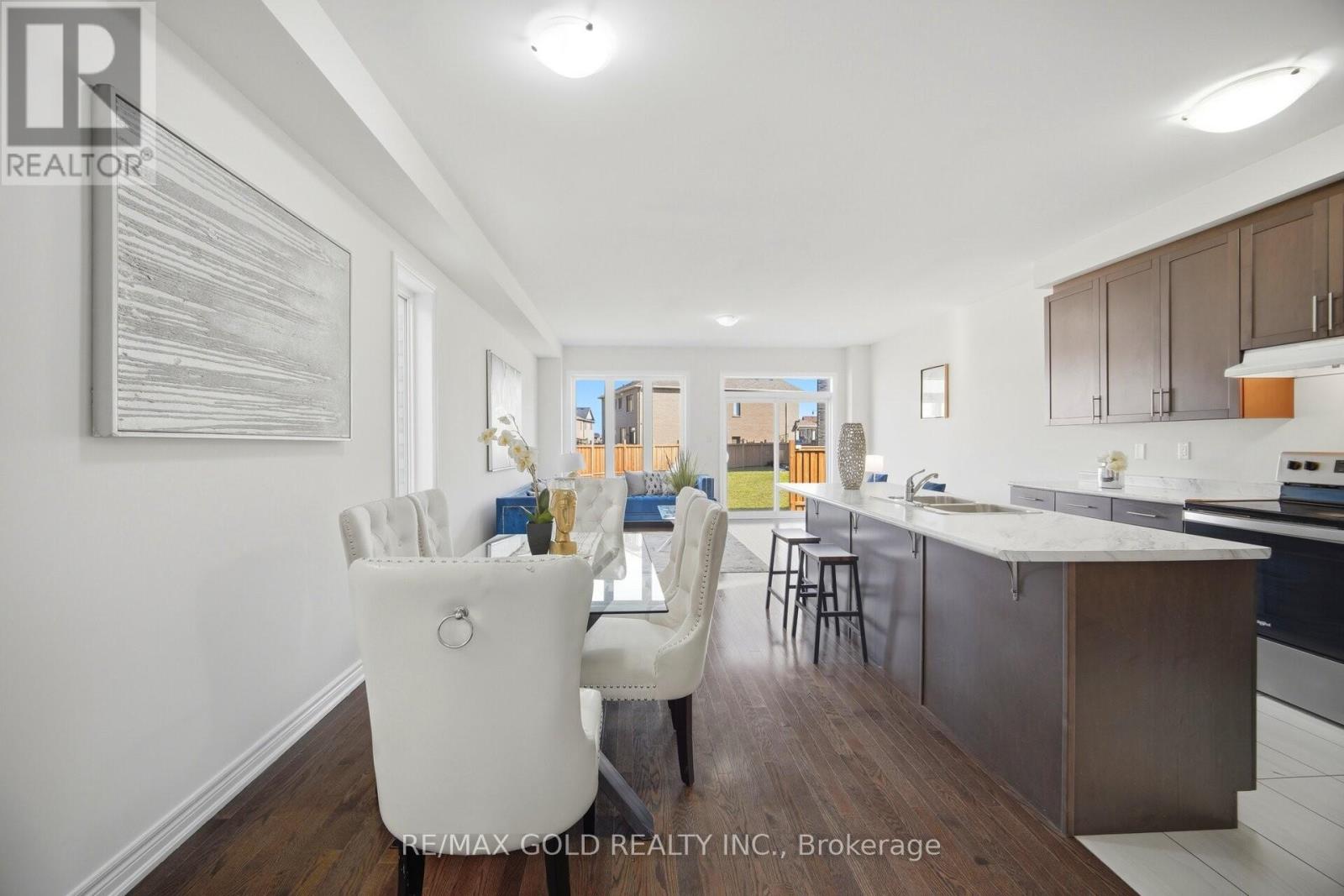 145 Adventura Road, Brampton (Northwest Brampton), Ontario  L7A 5A7 - Photo 4 - W12982260