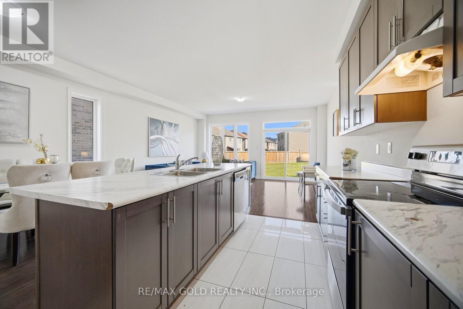 145 Adventura Road, Brampton (Northwest Brampton), Ontario  L7A 5A7 - Photo 6 - W12982260